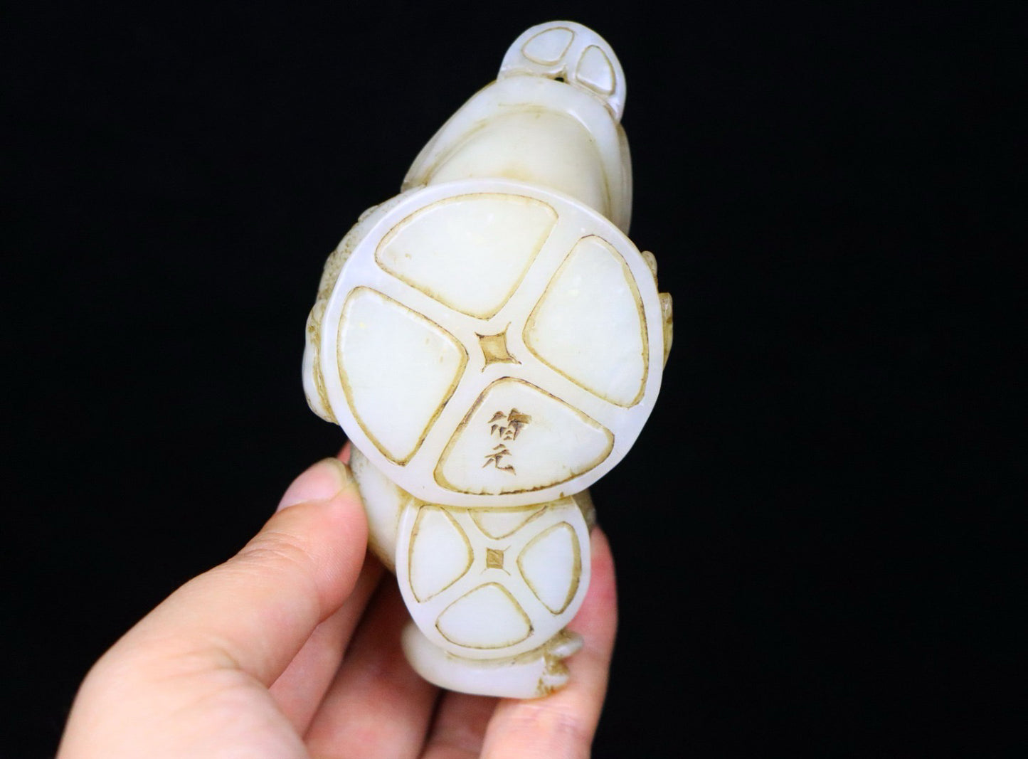 Chinese antique Shoushan stone wealth attracting golden toad ornament