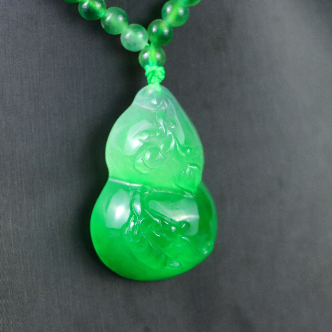Chinese Antique Perfect High Ice Precision Carving [Gourd Brand]