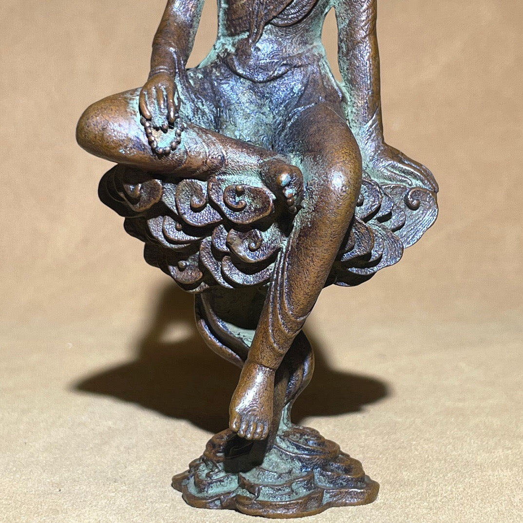 Chinese antique pure copper auspicious cloud Guanyin statue