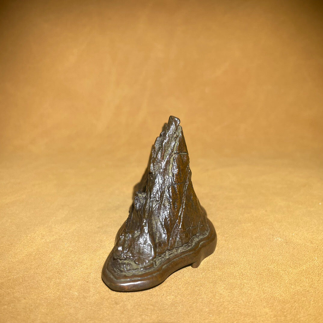 Chinese antique pure copper rain palace rockery pen holder tea pet ornament