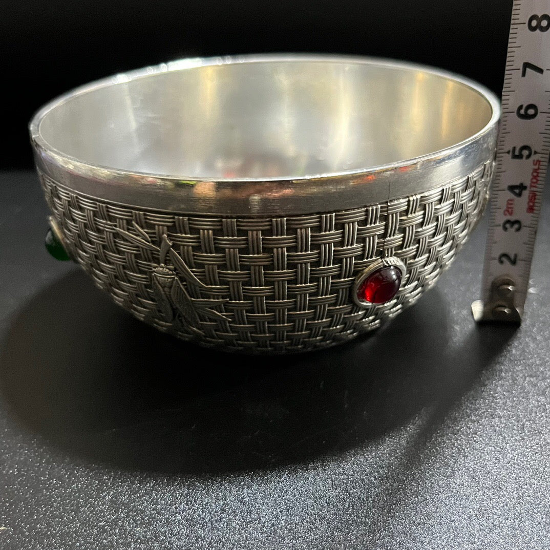 Chinese antiques rise steadily, gemstone bowls