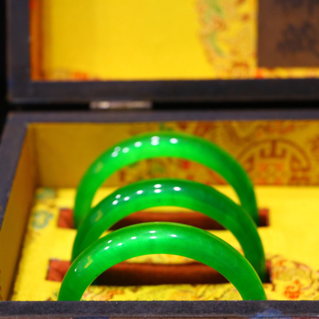 Chinese Antique High Ice Precision Carving [Bracelet Set Box]