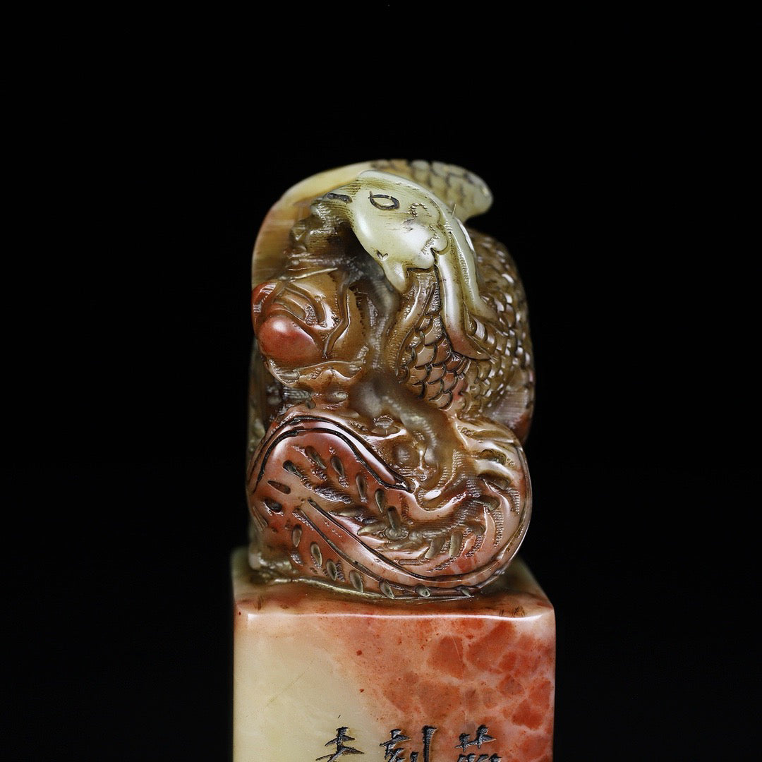 Chinese Antique Shoushan Furong Stone Ruifeng Button Seal