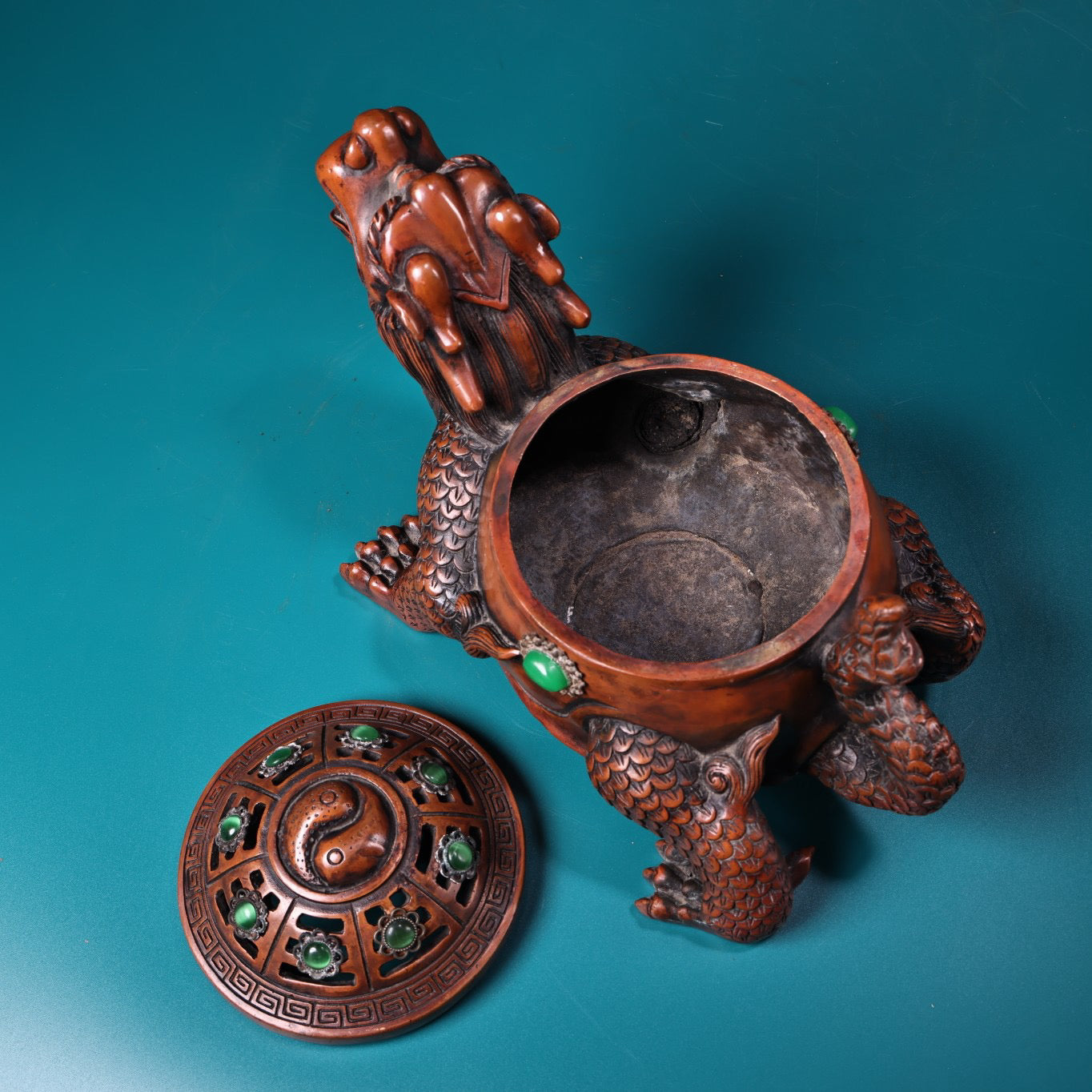 Precious Chinese Antique, Pure Copper, All Copper, High Relief Carving, Eight Trigrams, Dragon Tortoise, Incense Incense Burner, Exquisite Craft, Exquisite Style, and Exorcism in Villages and Villages