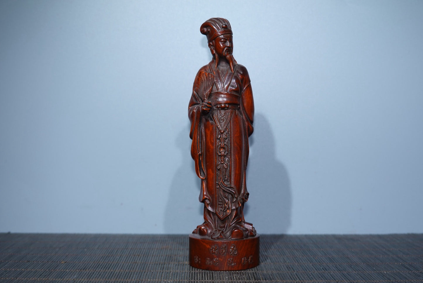 Collect decorations, carved from boxwood, and decorated with Zhuge Liang ornaments