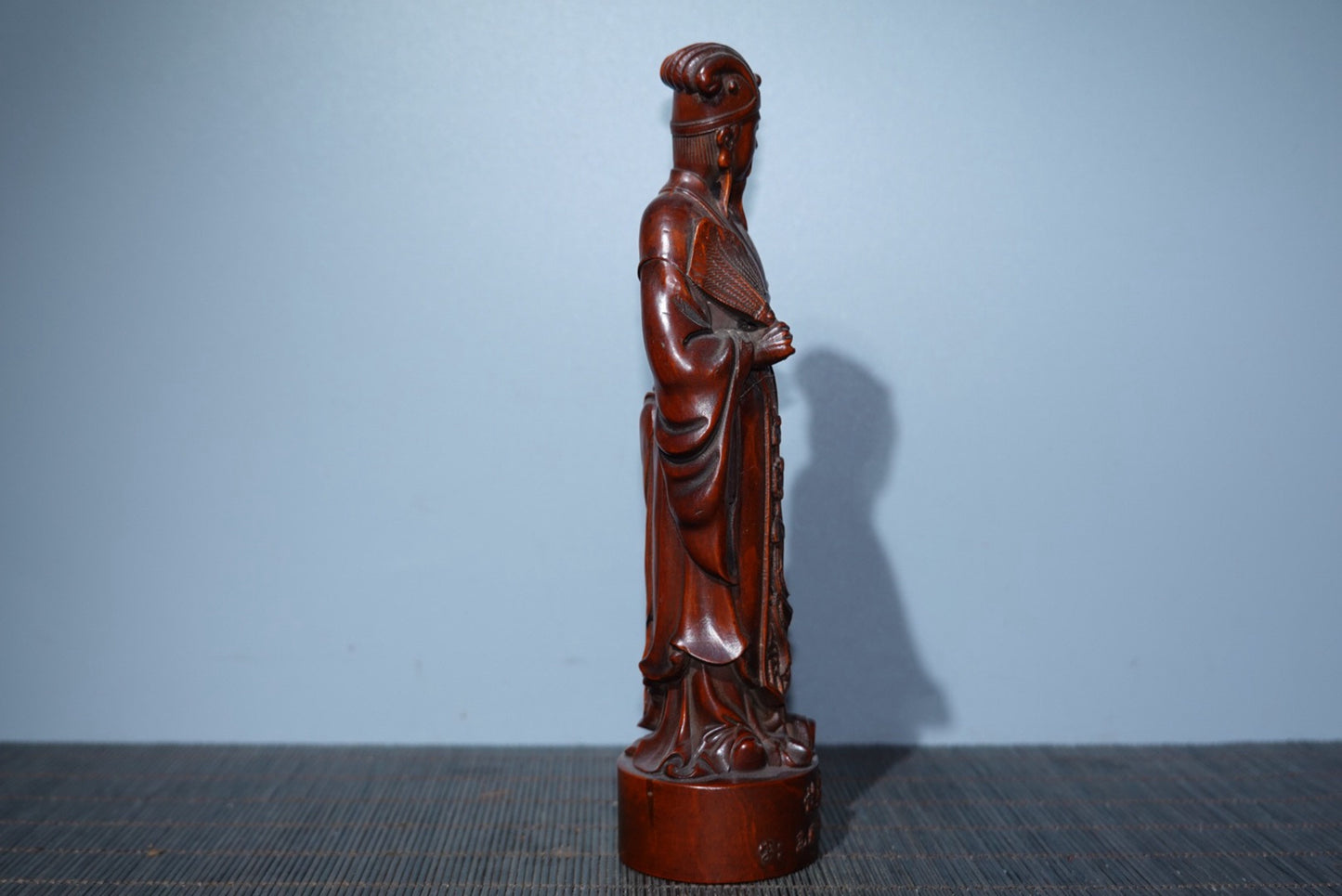 Collect decorations, carved from boxwood, and decorated with Zhuge Liang ornaments