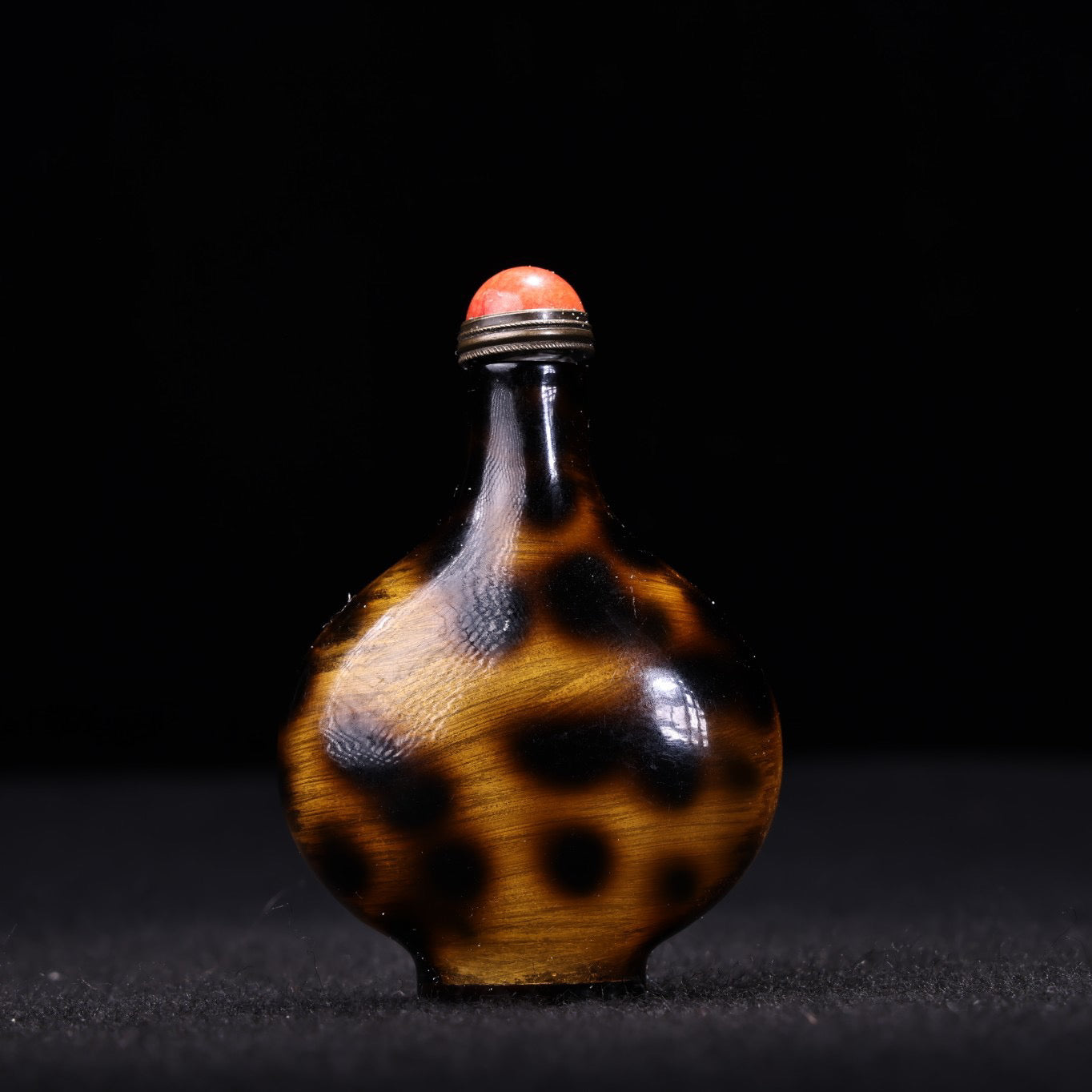 Chinese antique hawksbill snuff bottle