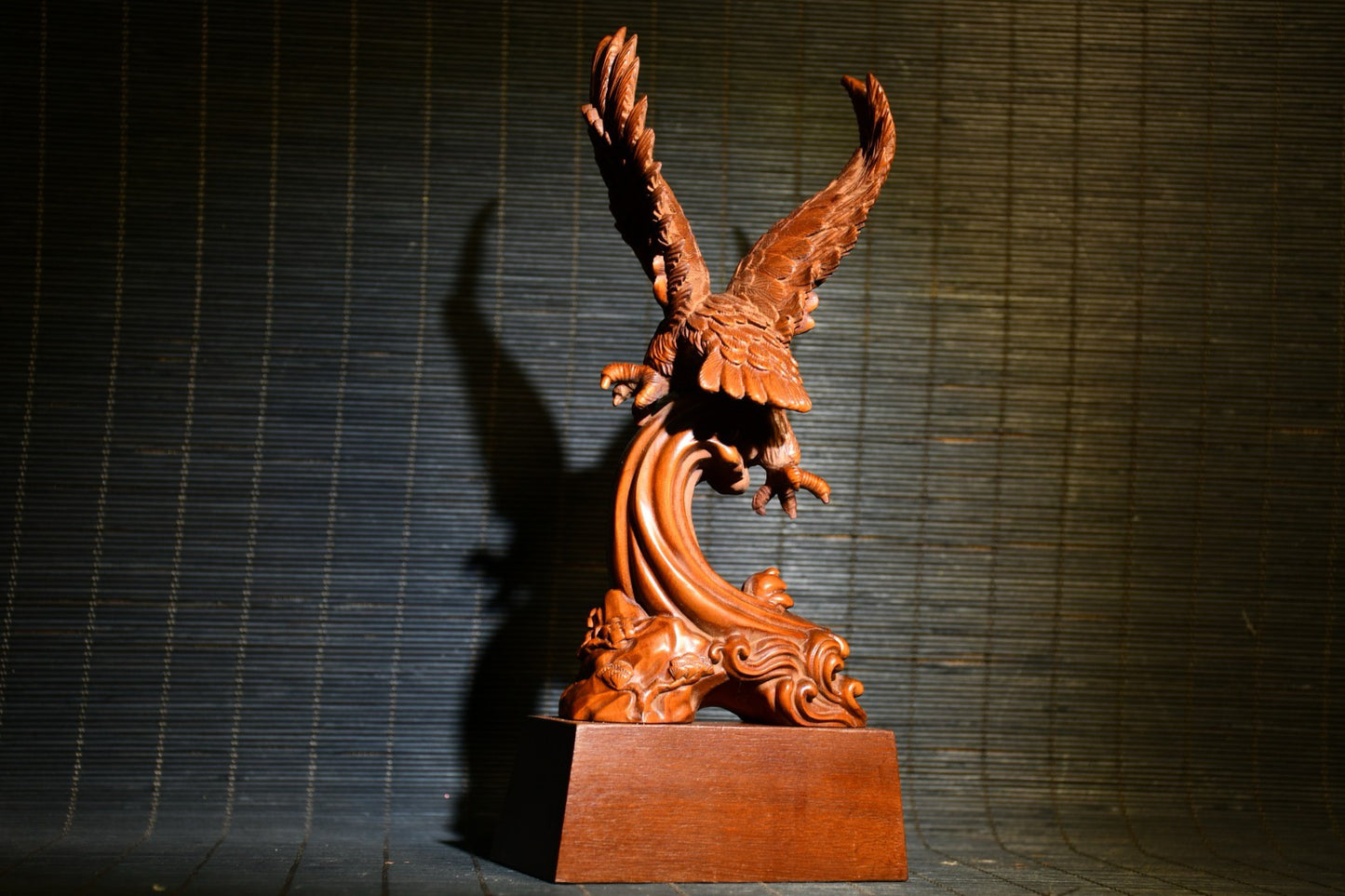 Boutique boxwood eagle