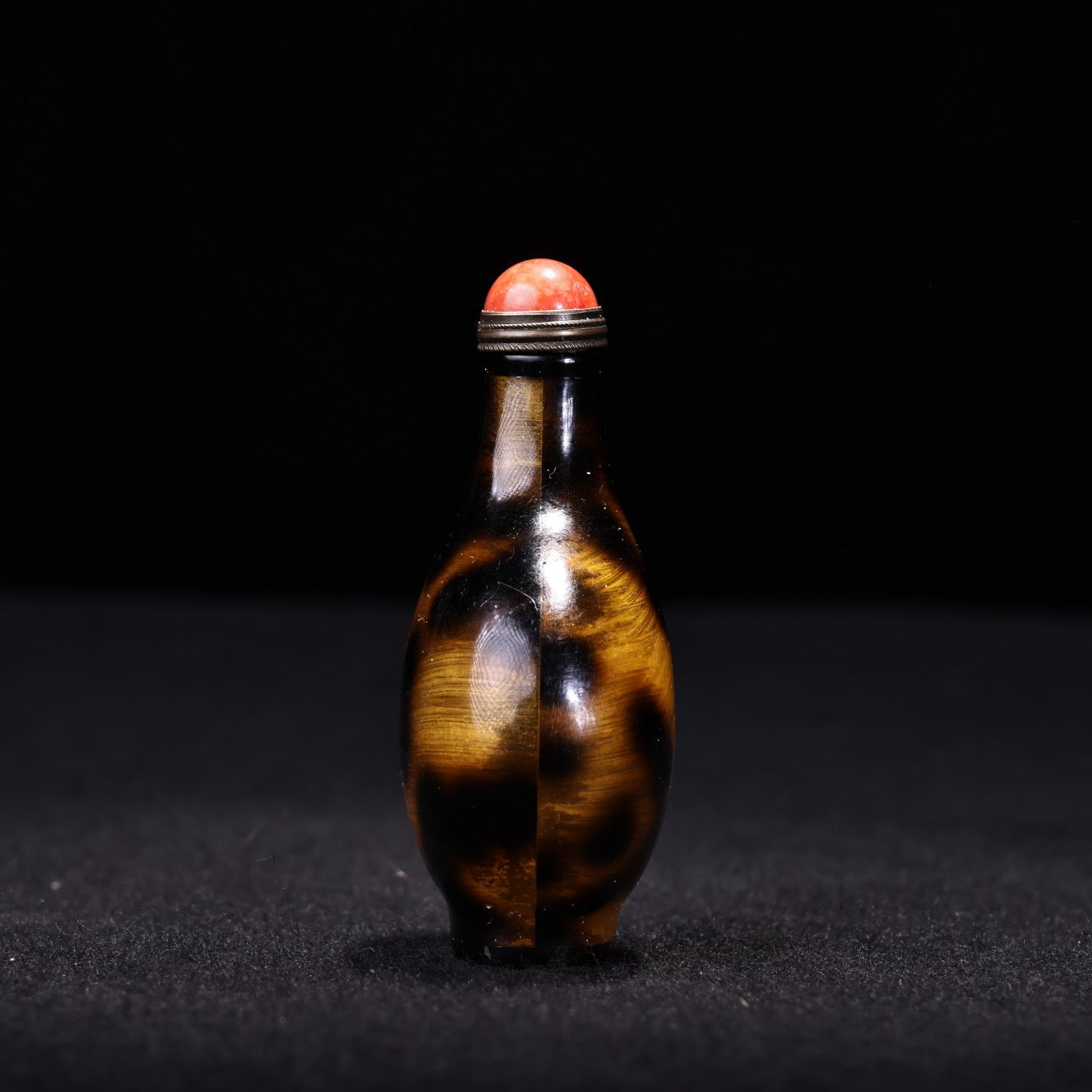 Chinese antique hawksbill snuff bottle