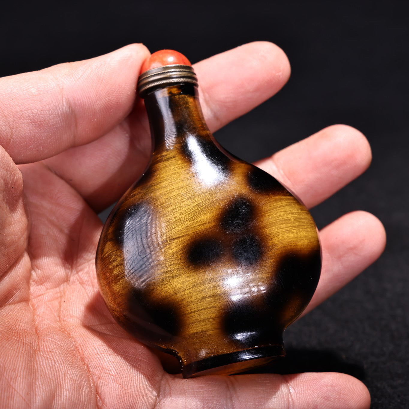 Chinese antique hawksbill snuff bottle
