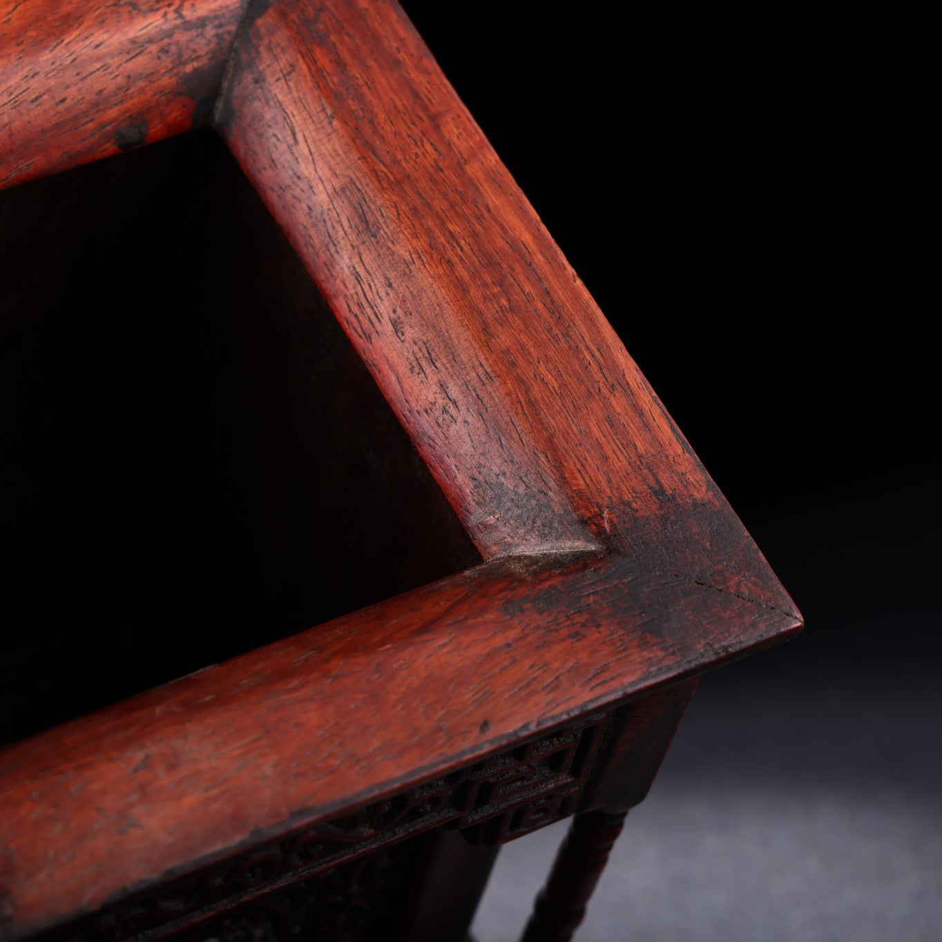 Chinese antique rosewood carving and inlaid gemstone pen holder