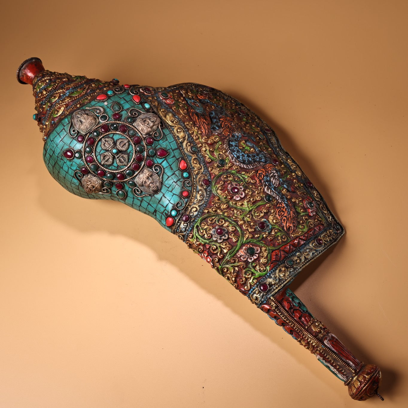 Chinese Antique Xizang Collect Pure Copper Tibetan Craft Old Natural Conch Wrapping Copper Pure Inlaid Auspicious Eight Treasures Gem Colored Drawing Gold Conch Magic Tool House Zhenzhai Exorcism Feng Shui Articles