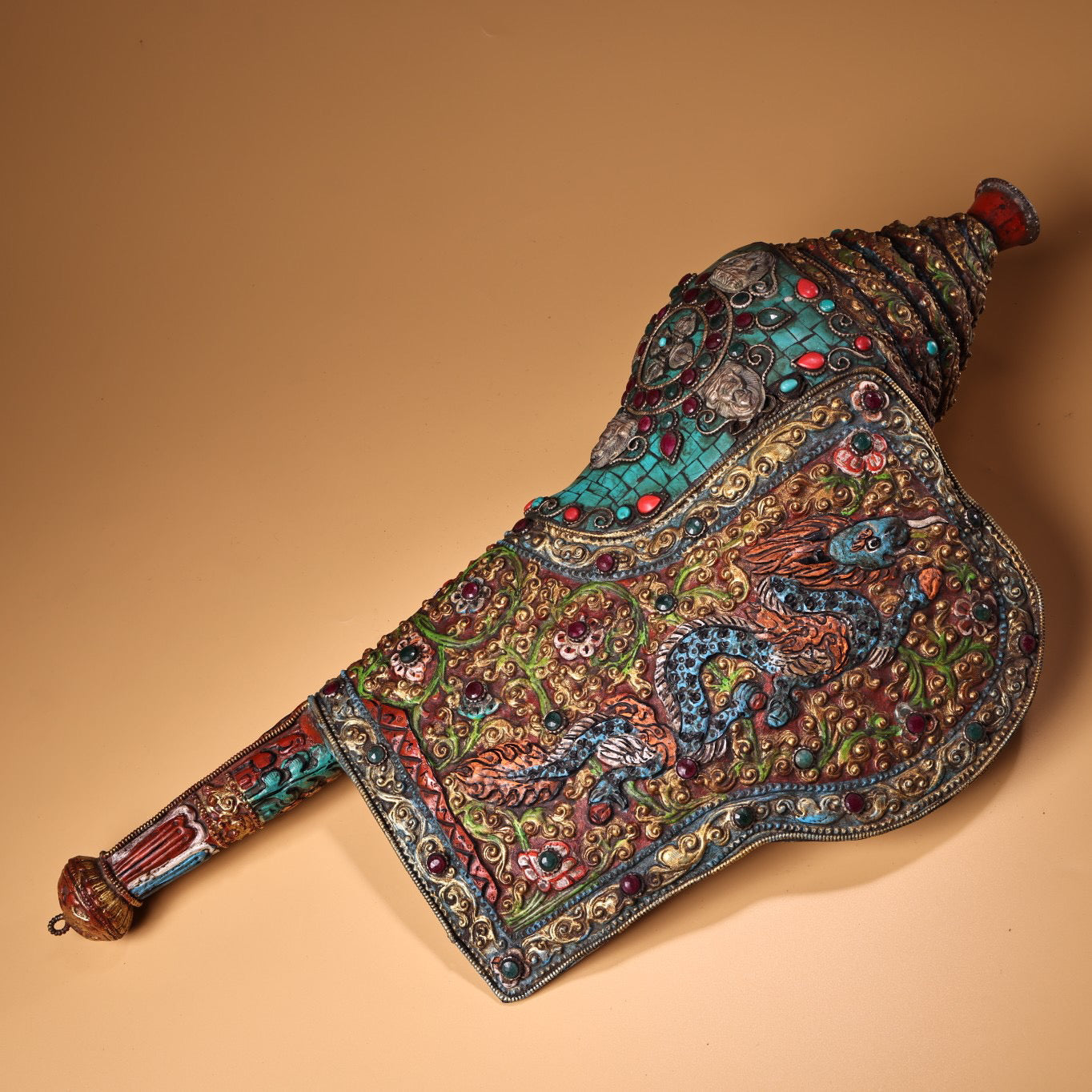 Chinese Antique Xizang Collect Pure Copper Tibetan Craft Old Natural Conch Wrapping Copper Pure Inlaid Auspicious Eight Treasures Gem Colored Drawing Gold Conch Magic Tool House Zhenzhai Exorcism Feng Shui Articles