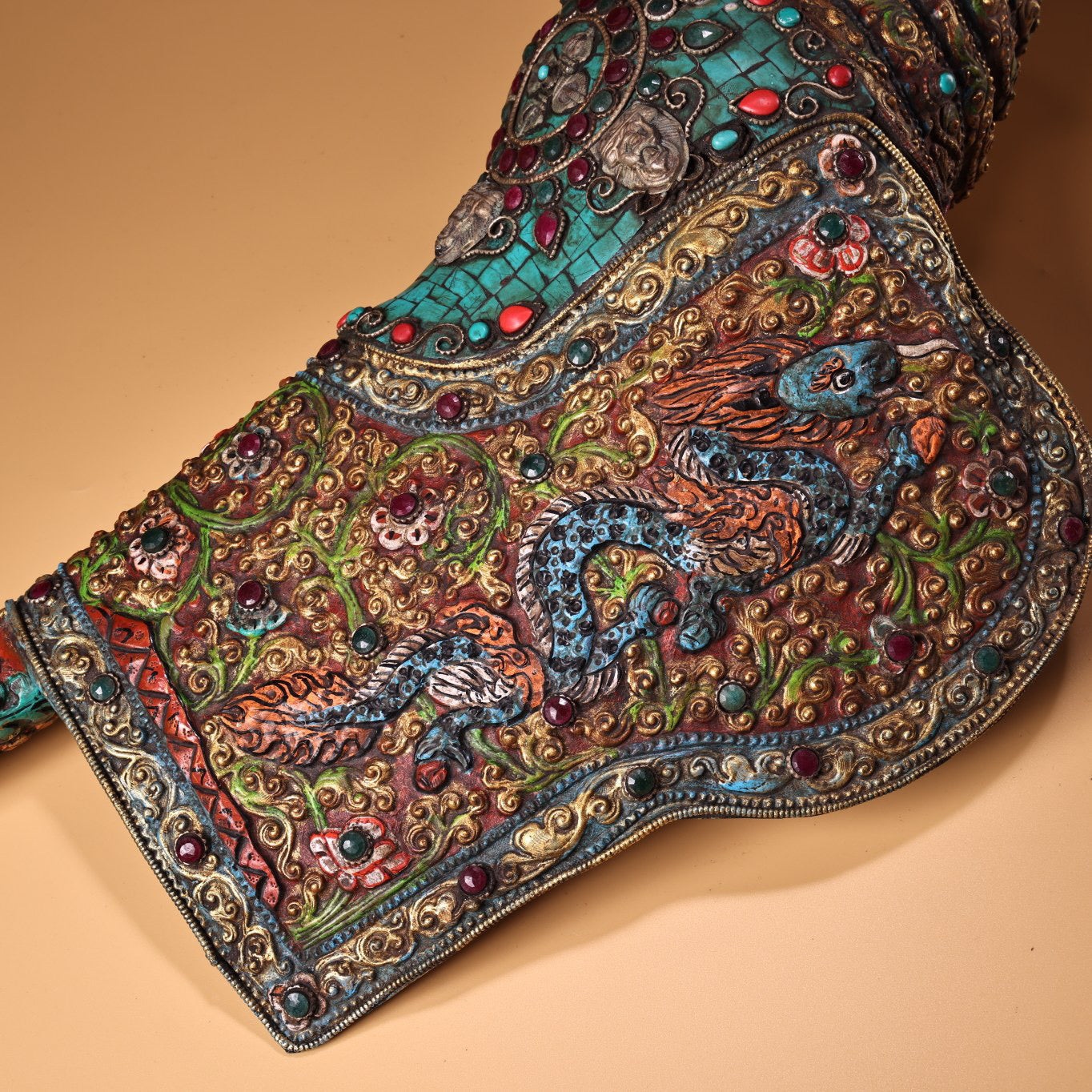 Chinese Antique Xizang Collect Pure Copper Tibetan Craft Old Natural Conch Wrapping Copper Pure Inlaid Auspicious Eight Treasures Gem Colored Drawing Gold Conch Magic Tool House Zhenzhai Exorcism Feng Shui Articles