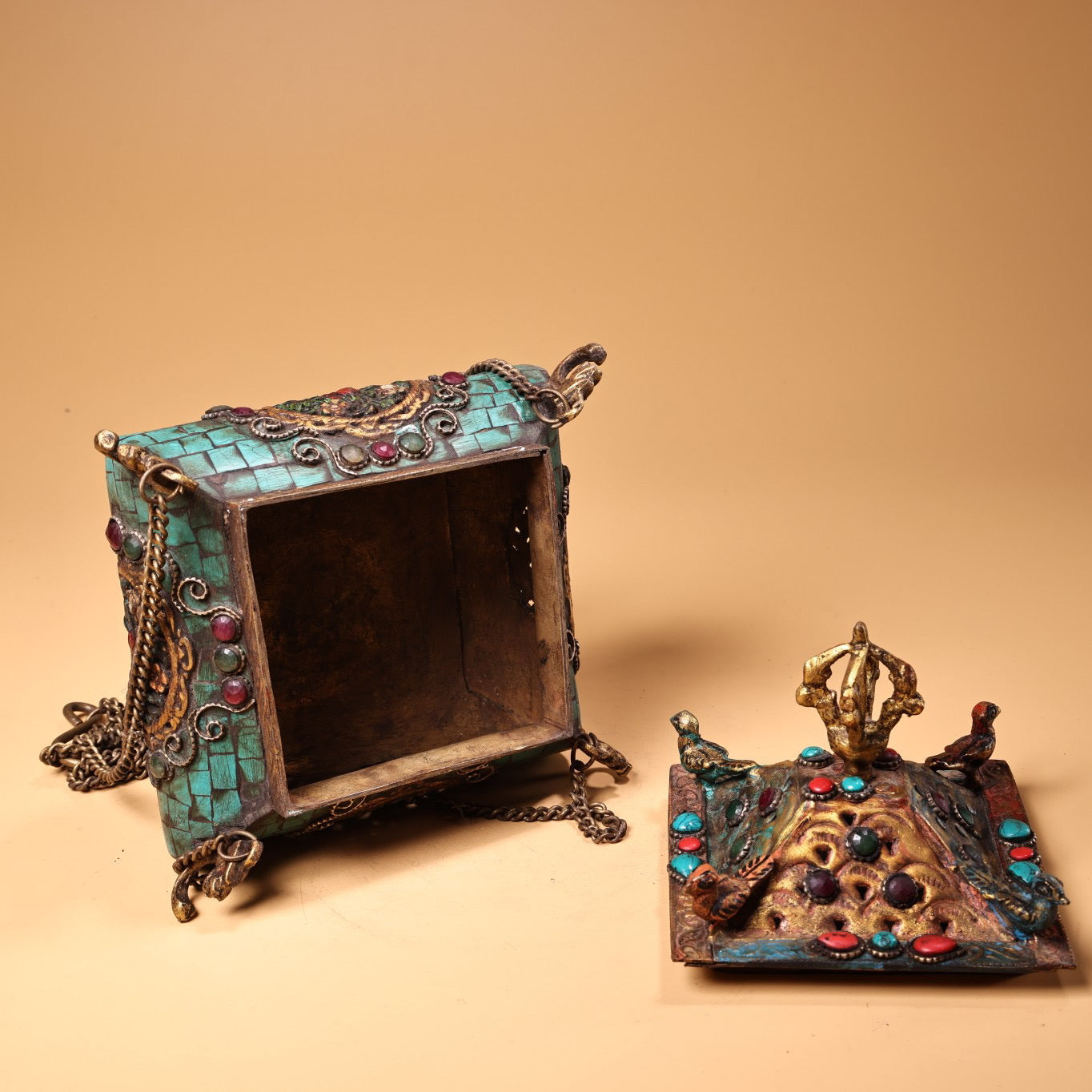 Antique collection, pure copper, Tibetan craftsmanship, inlaid with gemstones, painted with gold, hanging incense burner