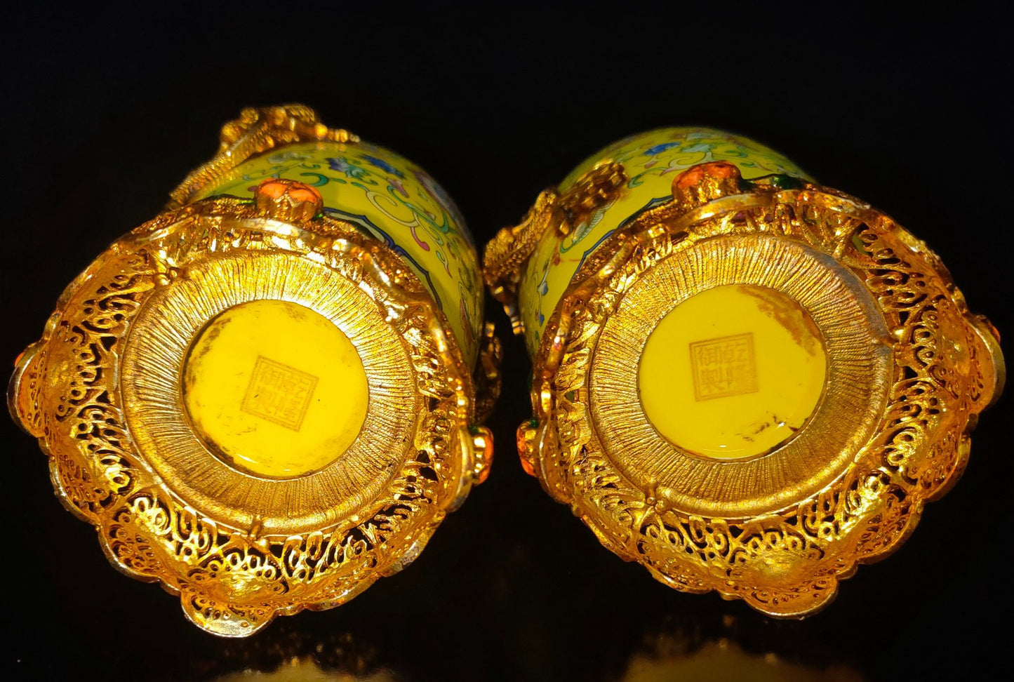 A pair of export porcelain vases inside the brocade box