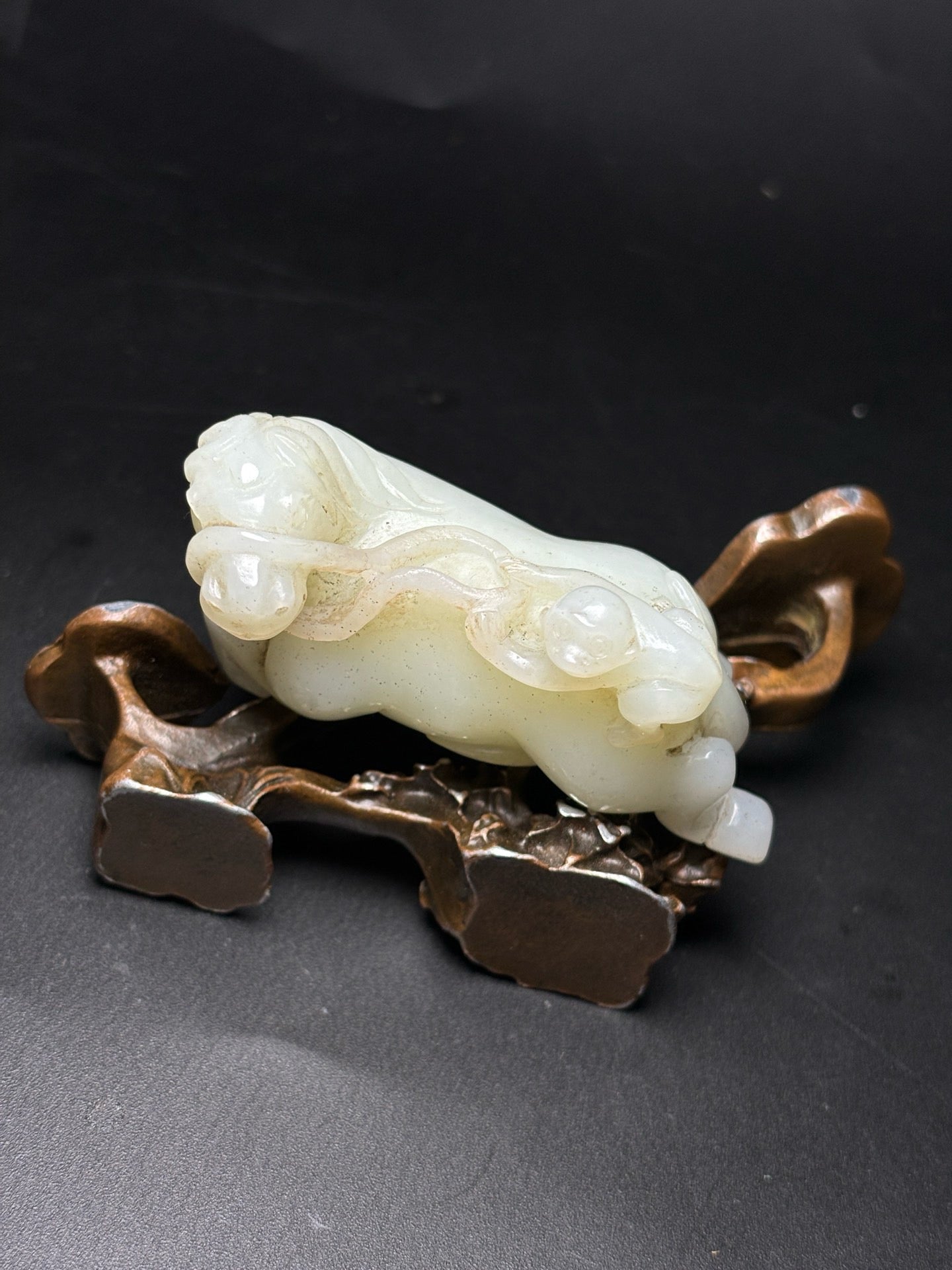 Chinese Antique Hetian Jade Hand Piece Will Be Marquised Immediately