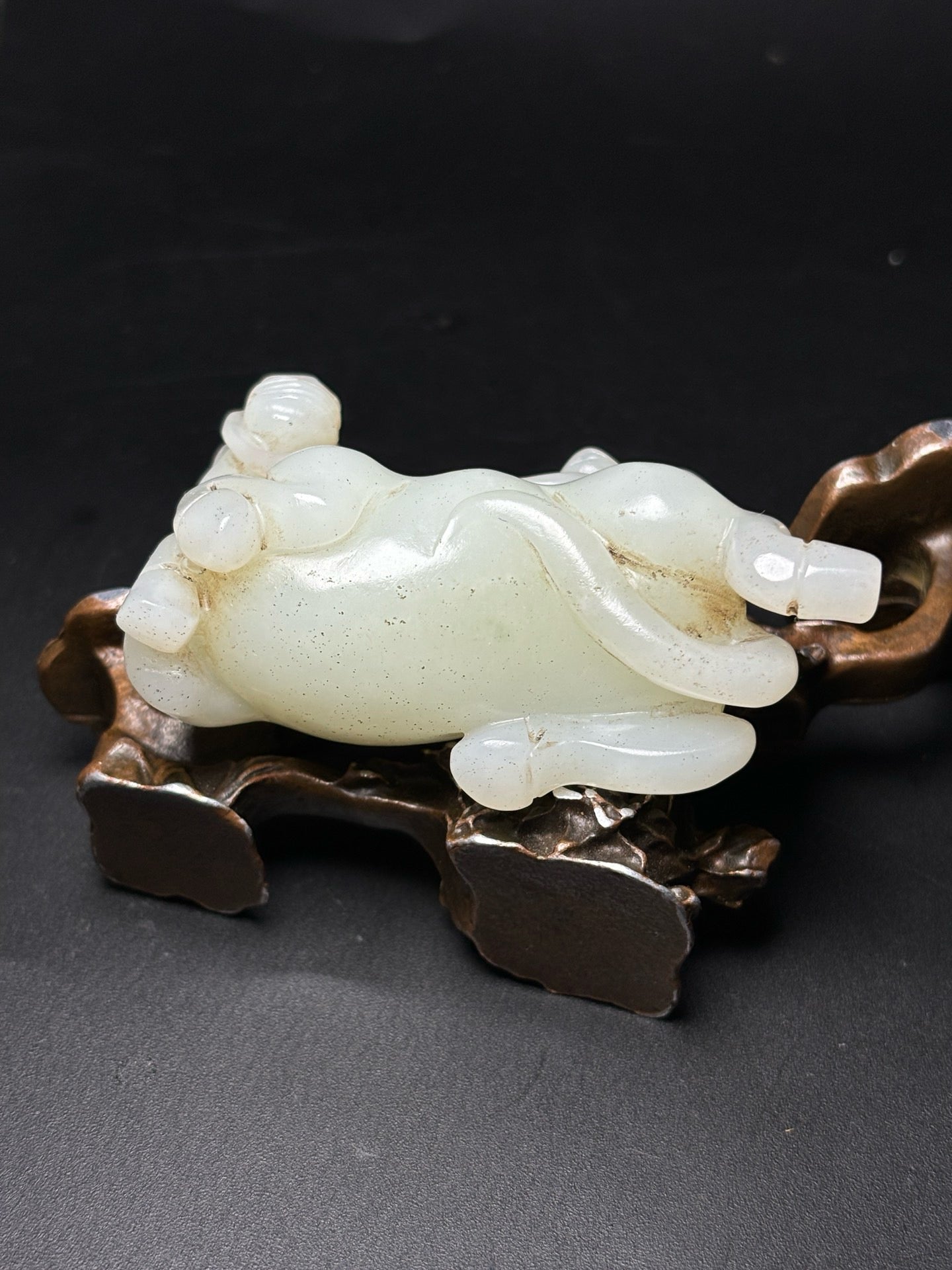 Chinese Antique Hetian Jade Hand Piece Will Be Marquised Immediately