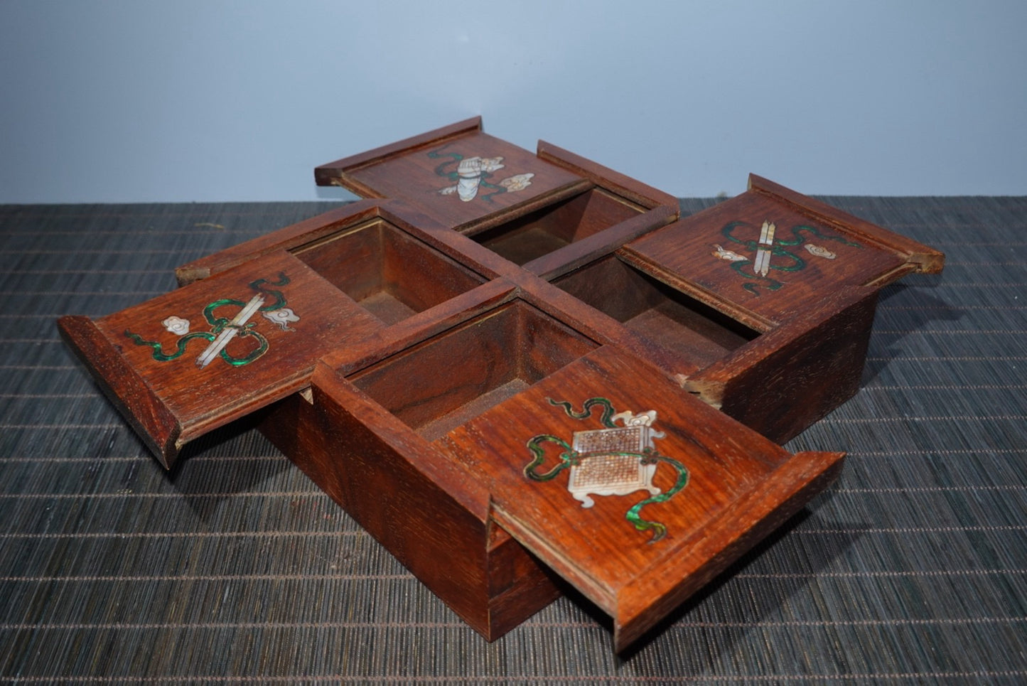 Collected rosewood inlaid four open jewelry box