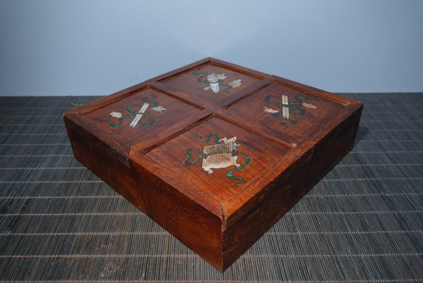 Collected rosewood inlaid four open jewelry box