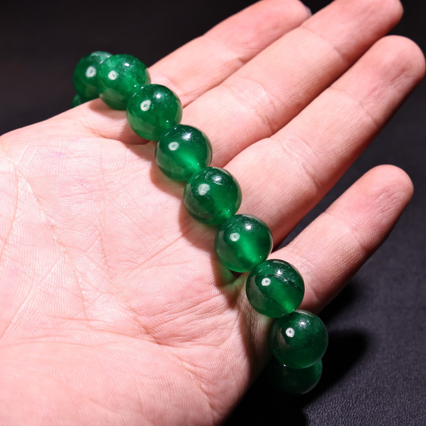 A box of rare high ice type jadeite bracelets and bracelets in the imperial collection of Chinese antiques during the Qing Dynasty