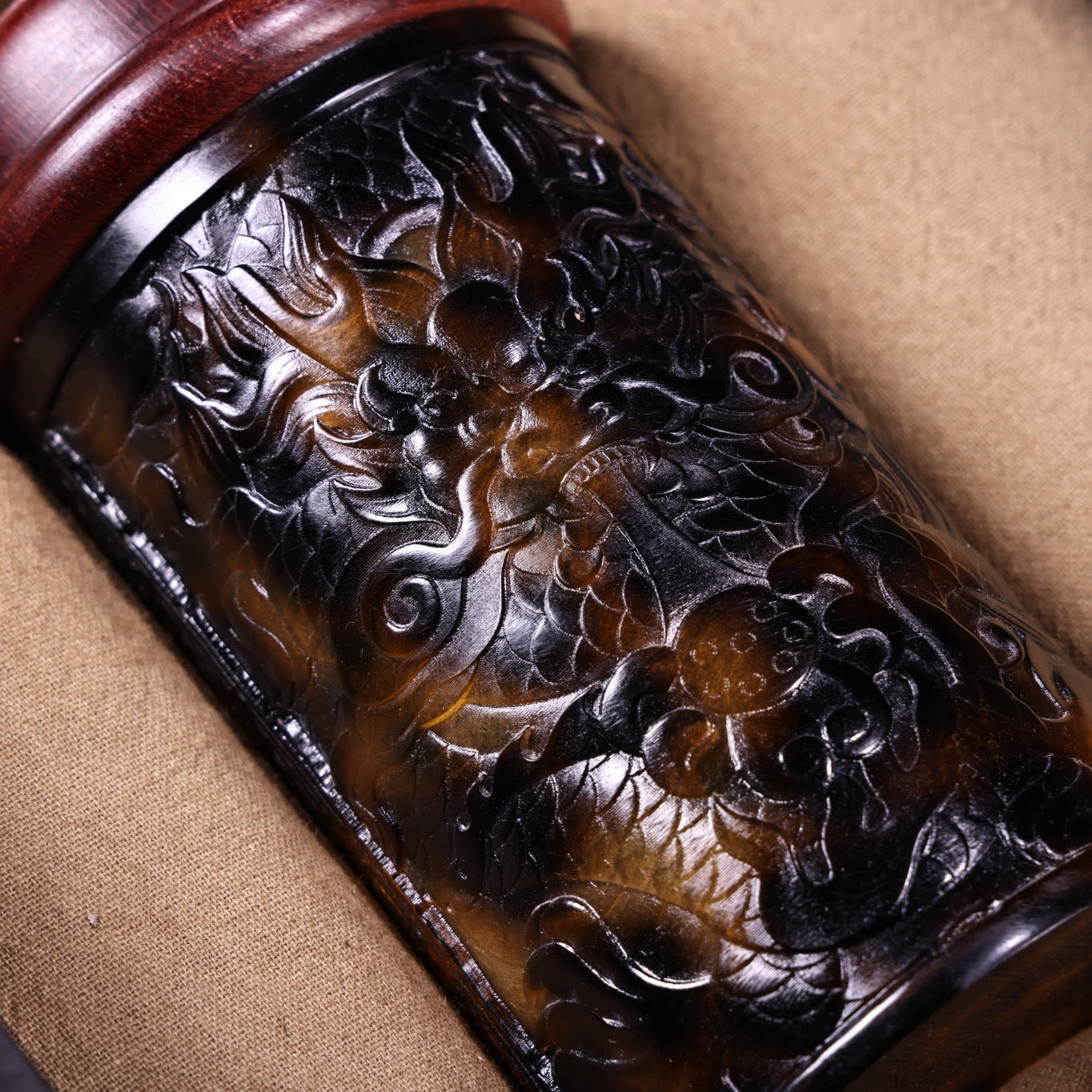 Chinese Antique Qing Dynasty Palace Collection Top Quality Relief Hawksbill Cricket Jar