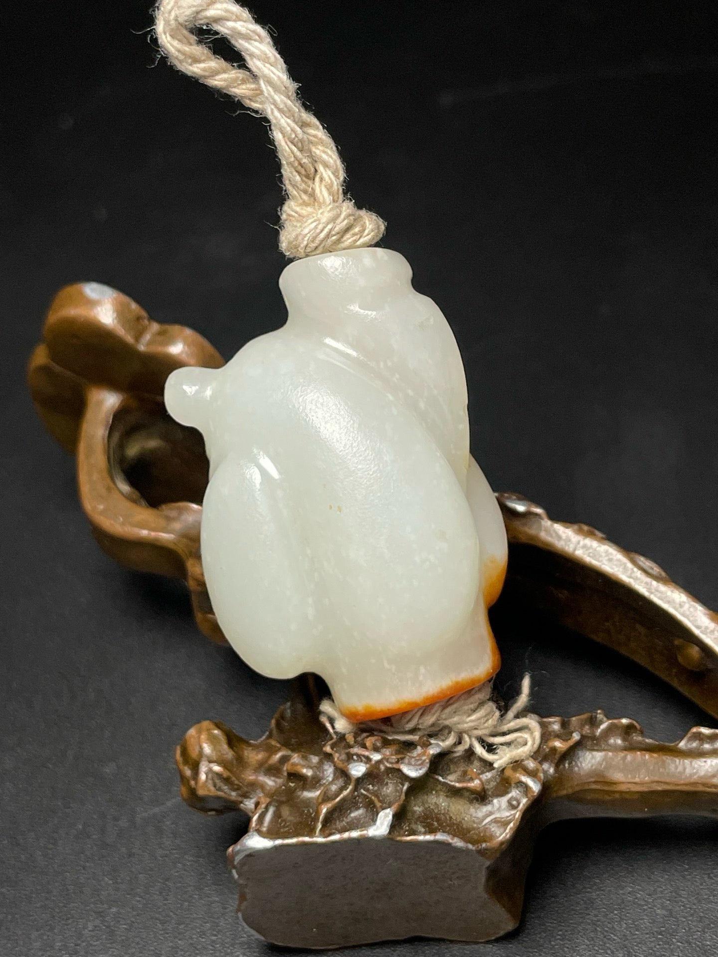 Chinese Antique Hotan Jade Wengzhong