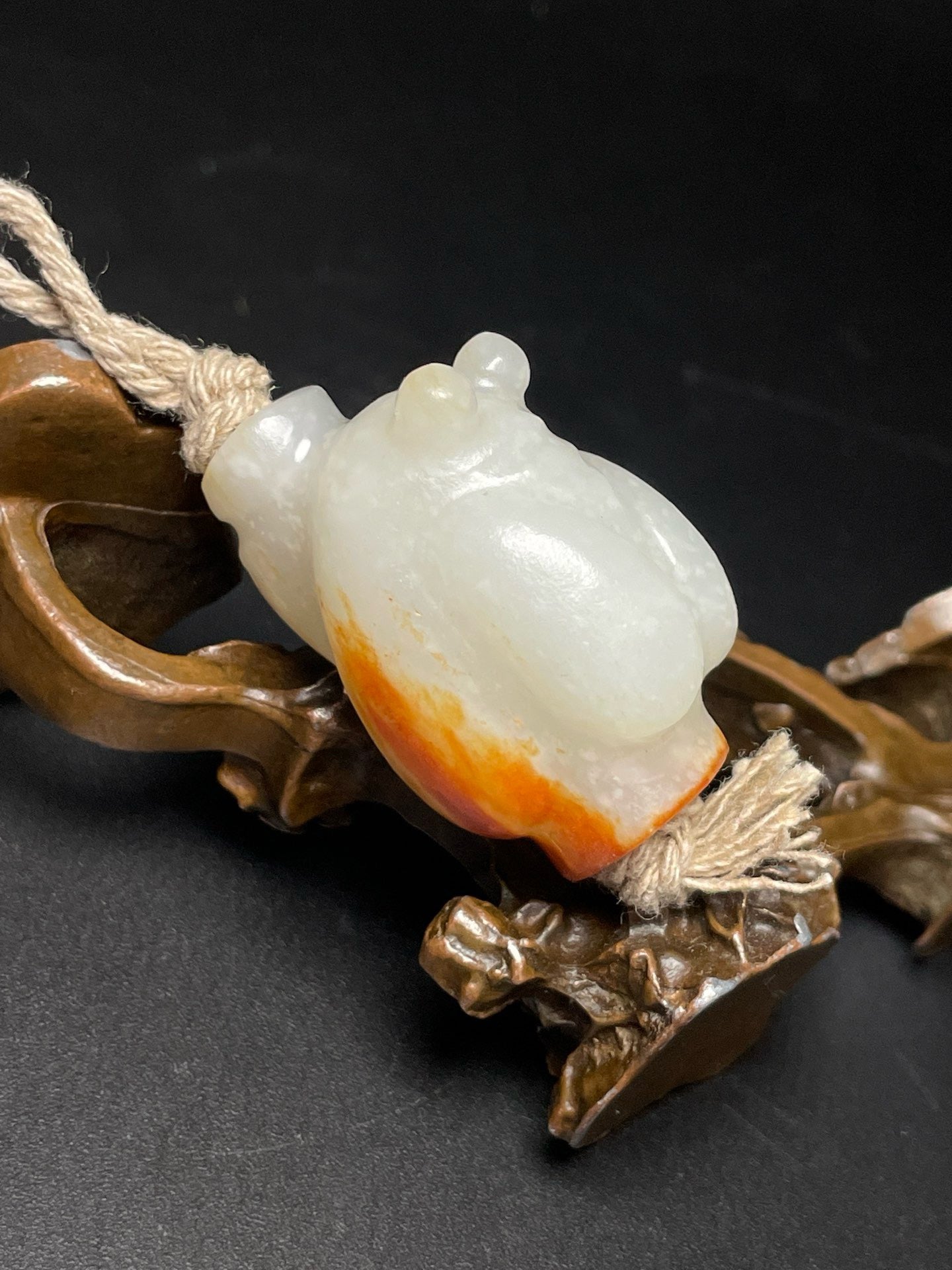 Chinese Antique Hotan Jade Wengzhong
