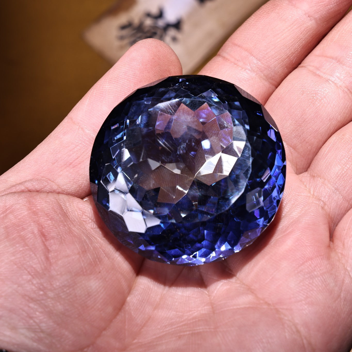 A box of rare and exquisite blue diamonds from Chinese antiques