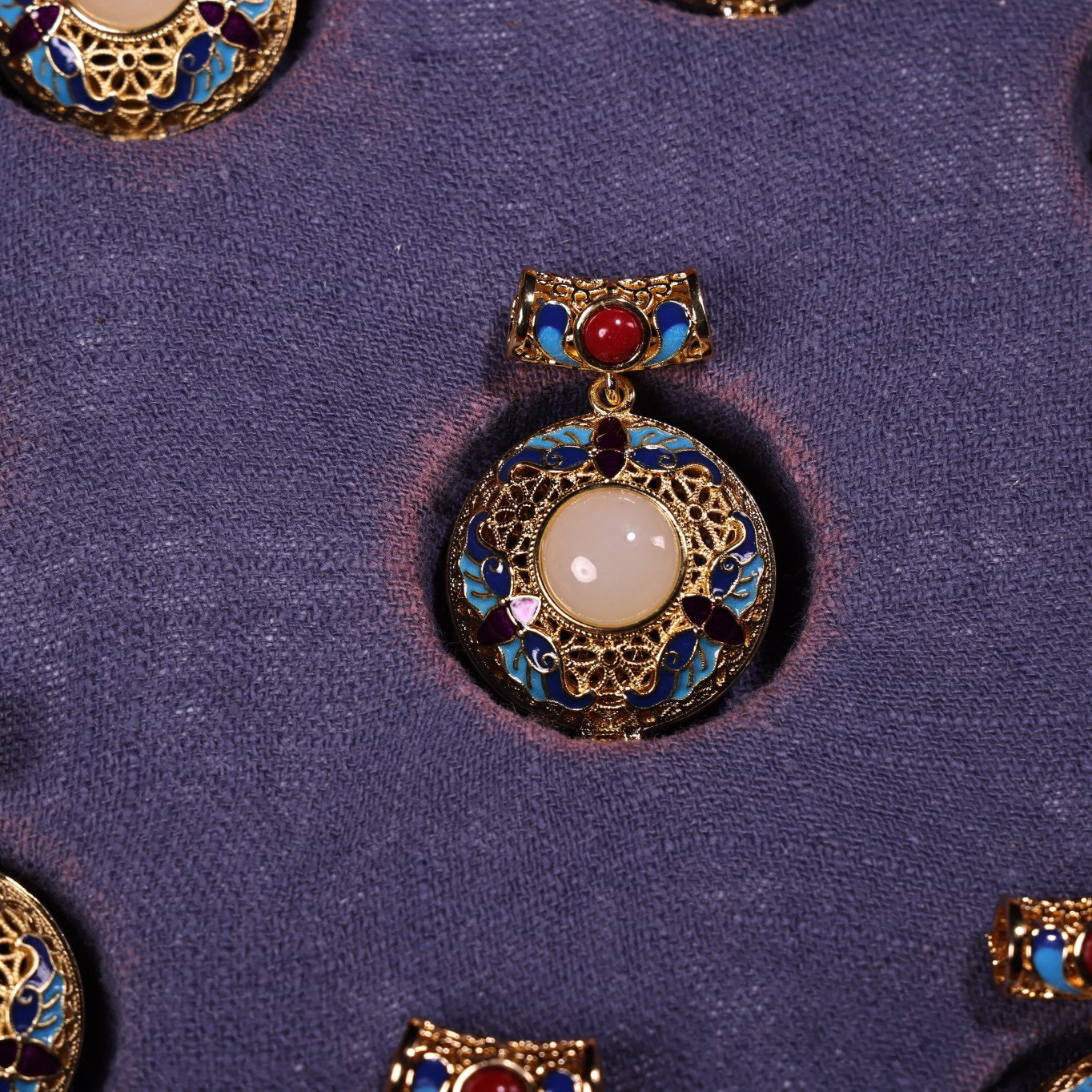 A rare collection of Chinese antiques with gilded inlay and top-quality white jade, a box of pendant