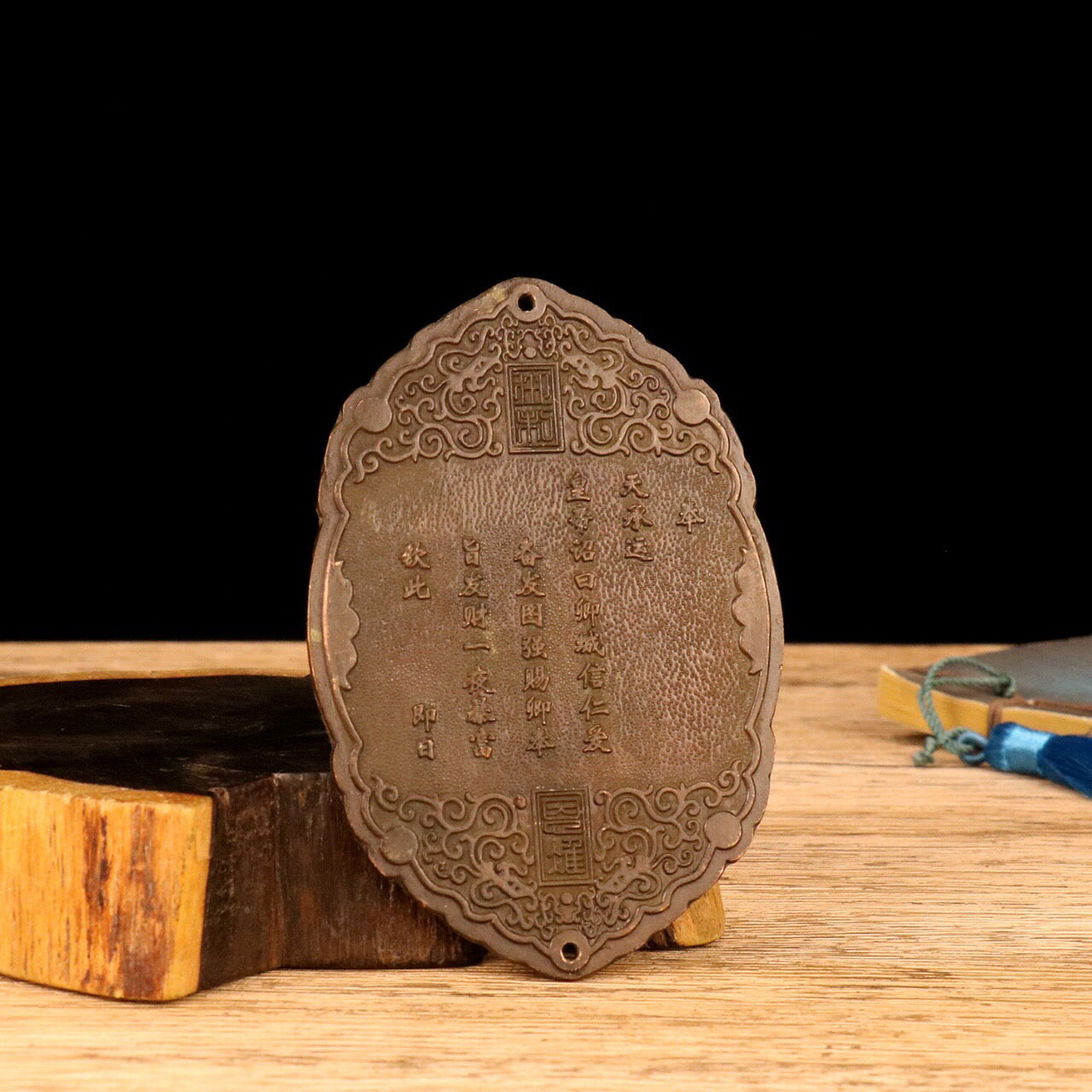 Chinese antiques are ordered to become wealthy brands