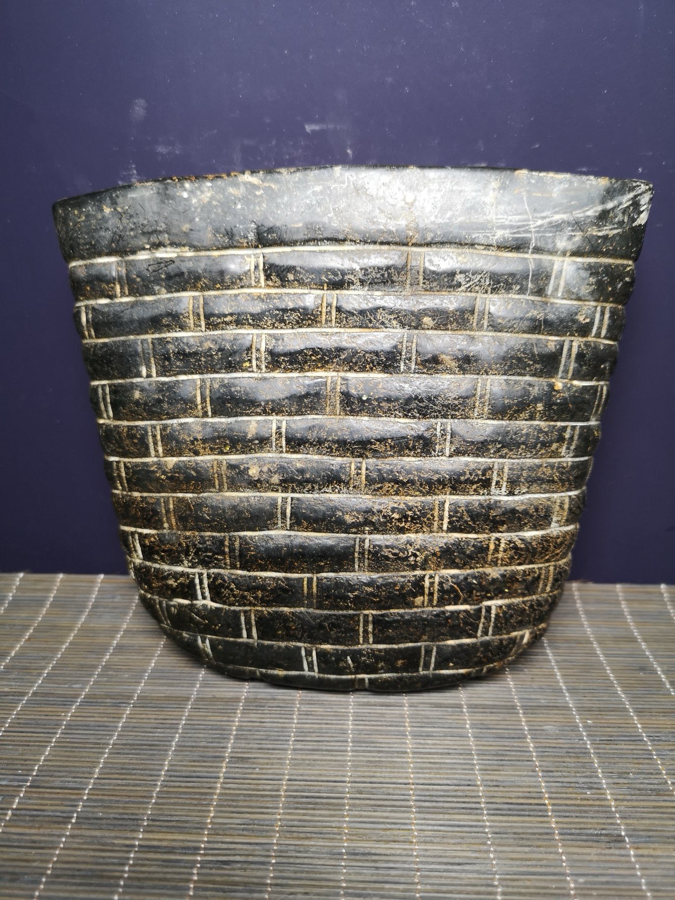 Chinese antique meteorite dustpan