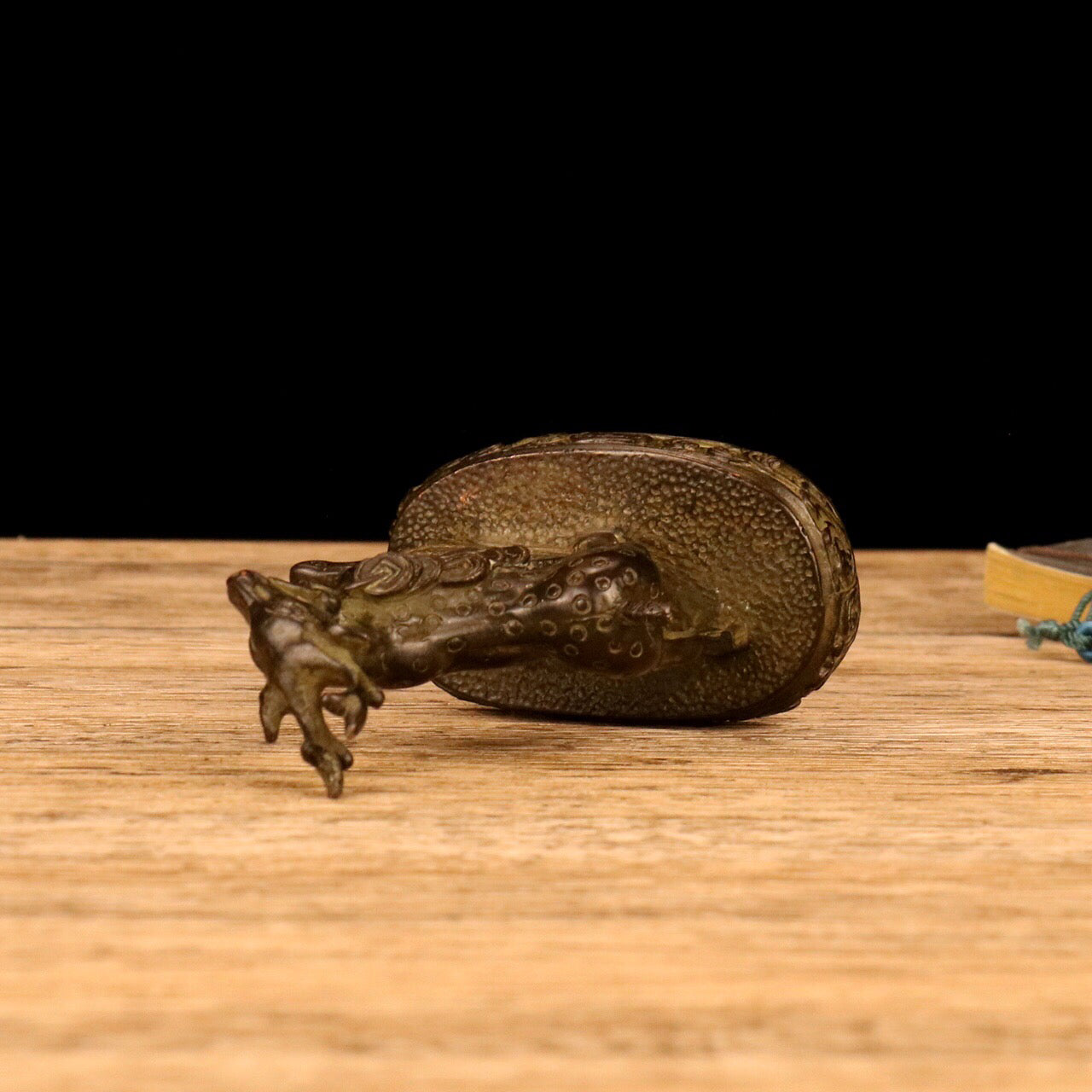 Chinese antiques attract wealth and treasure deer