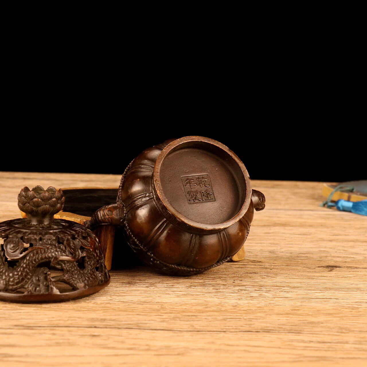 Chinese antique Longgai incense burner