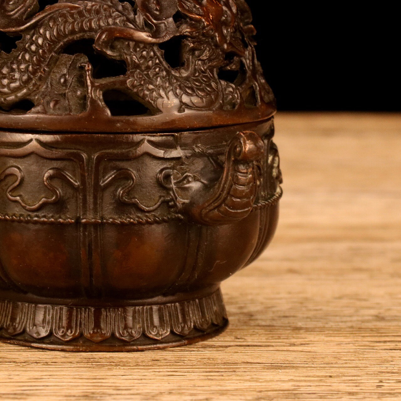 Chinese antique Longgai incense burner