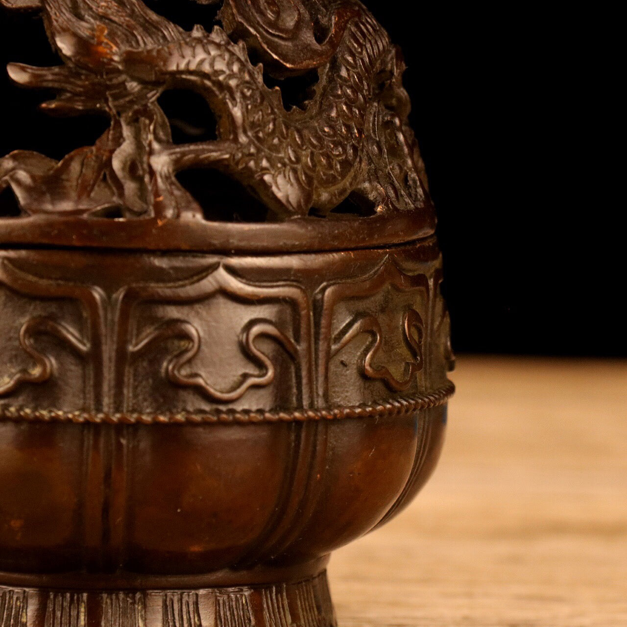 Chinese antique Longgai incense burner