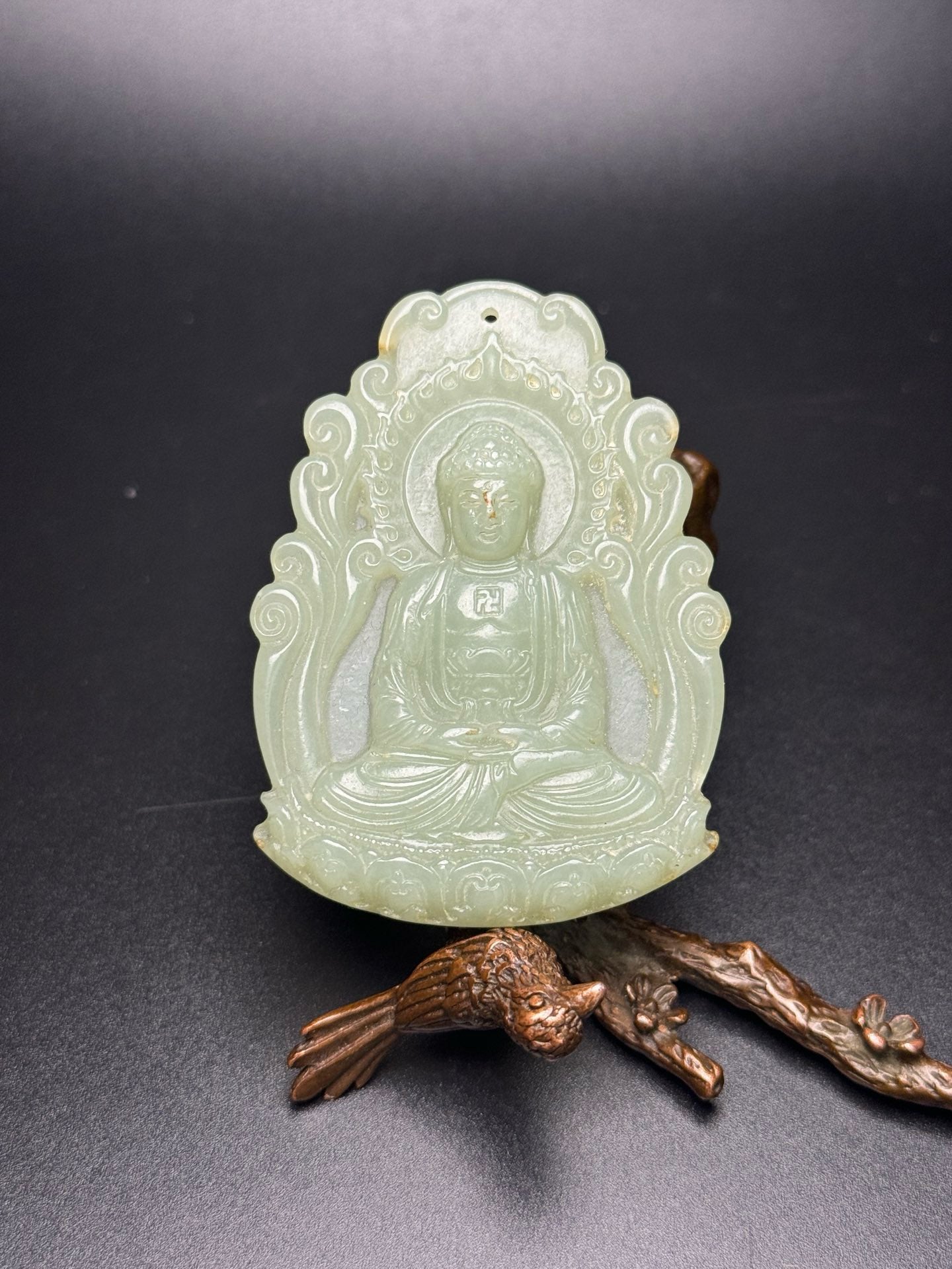 Chinese antique Hotan Jade Buddha was listed
