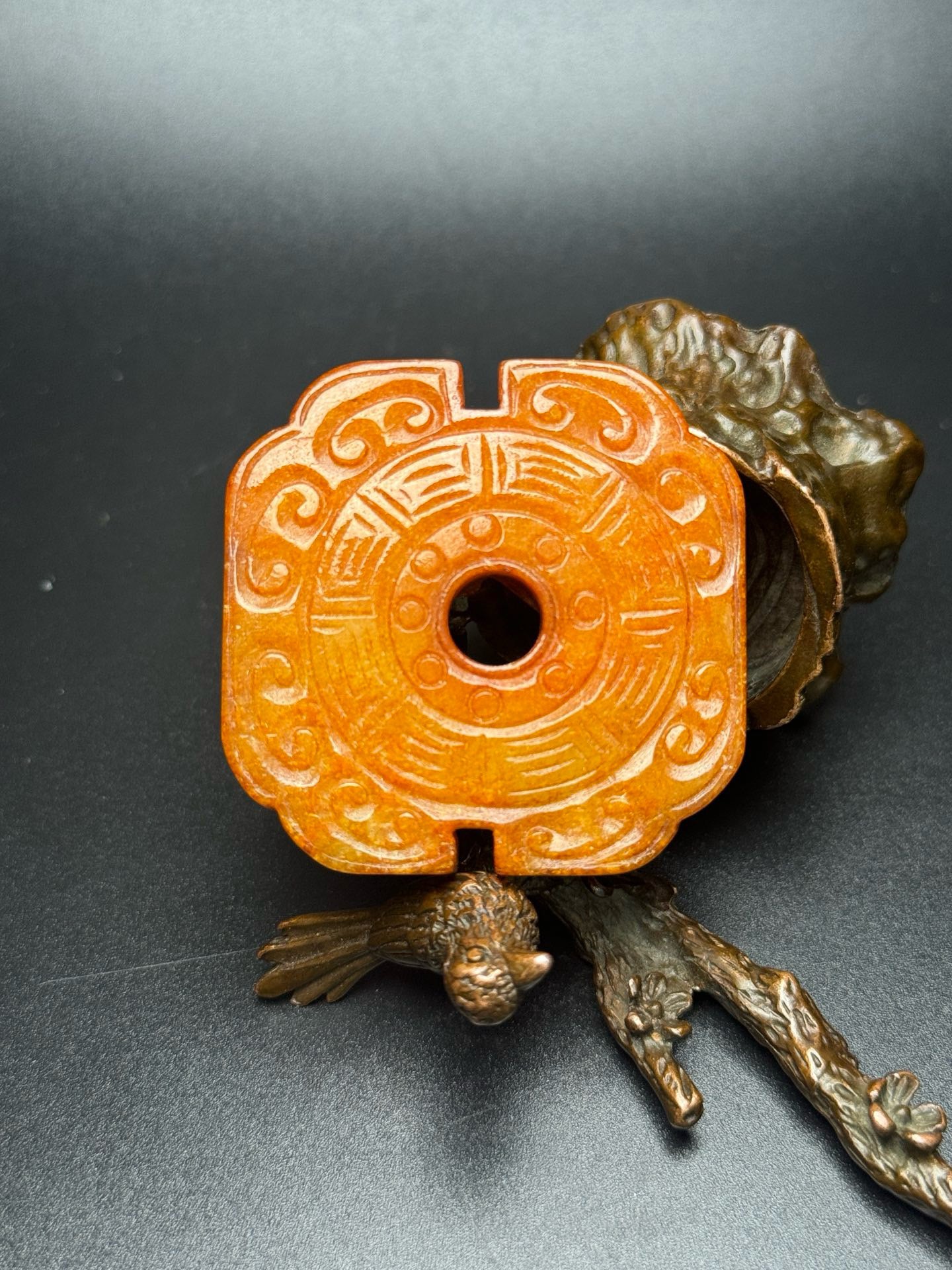 Chinese Antiques and Tian Yu Chi Long Yu Bi