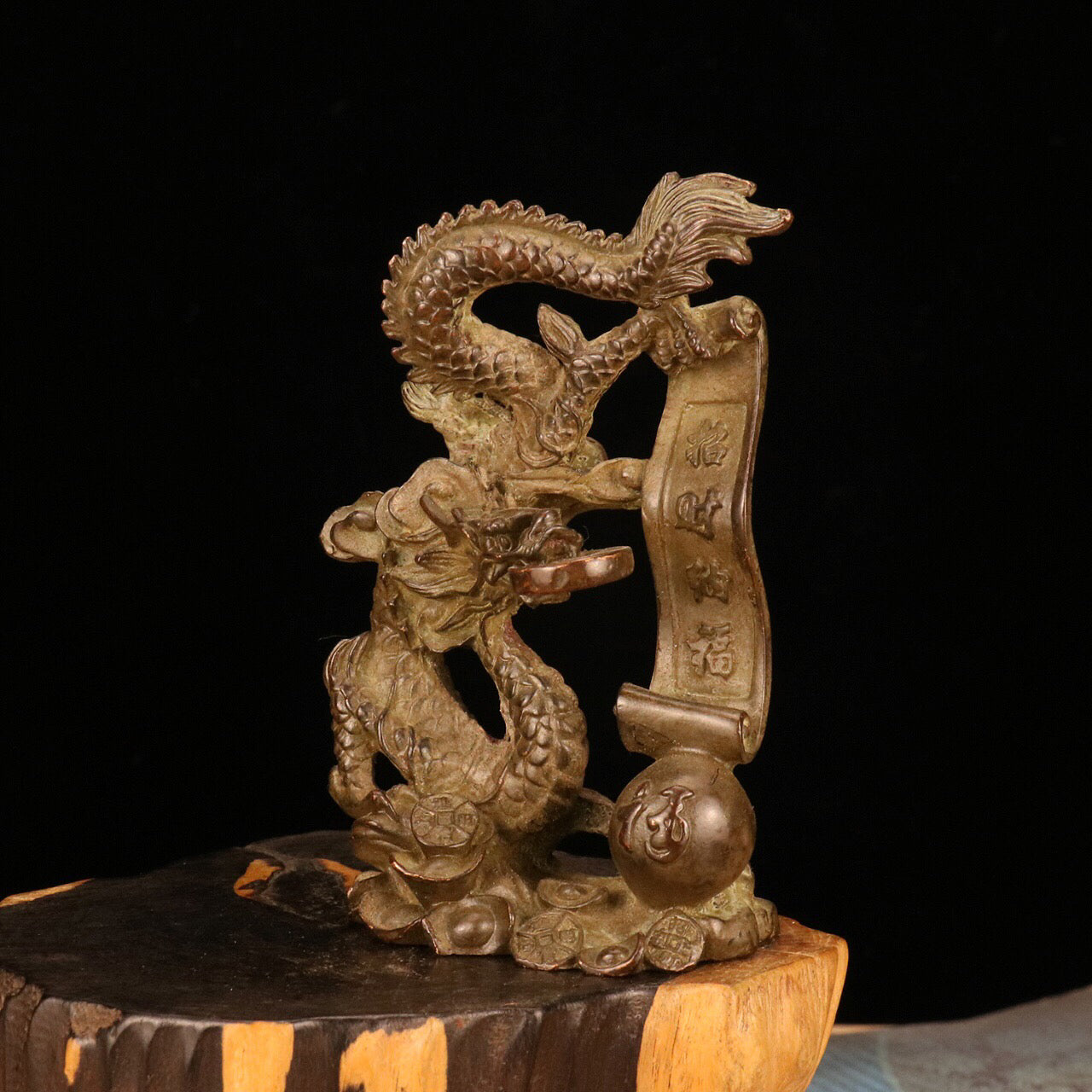 Chinese Antique Wealth Seeking and Blessing Dragon