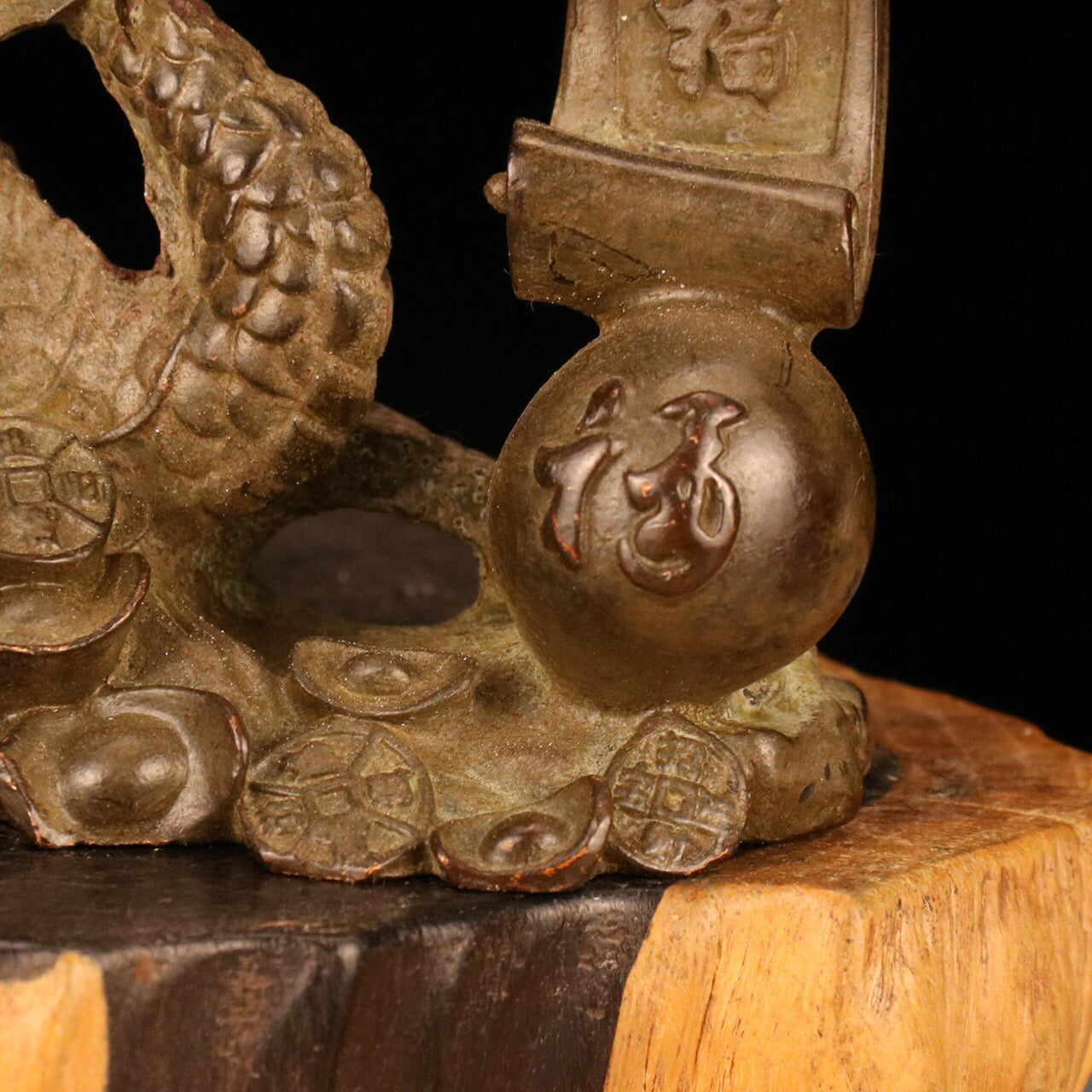 Chinese Antique Wealth Seeking and Blessing Dragon