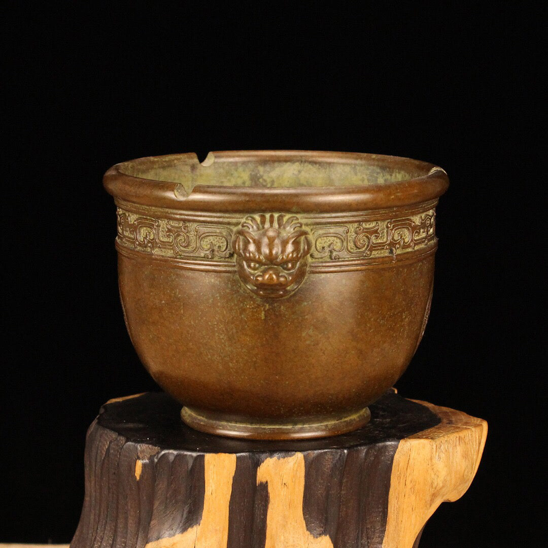 Chinese antique bronze lion ears attract wealth and treasure, ashtray