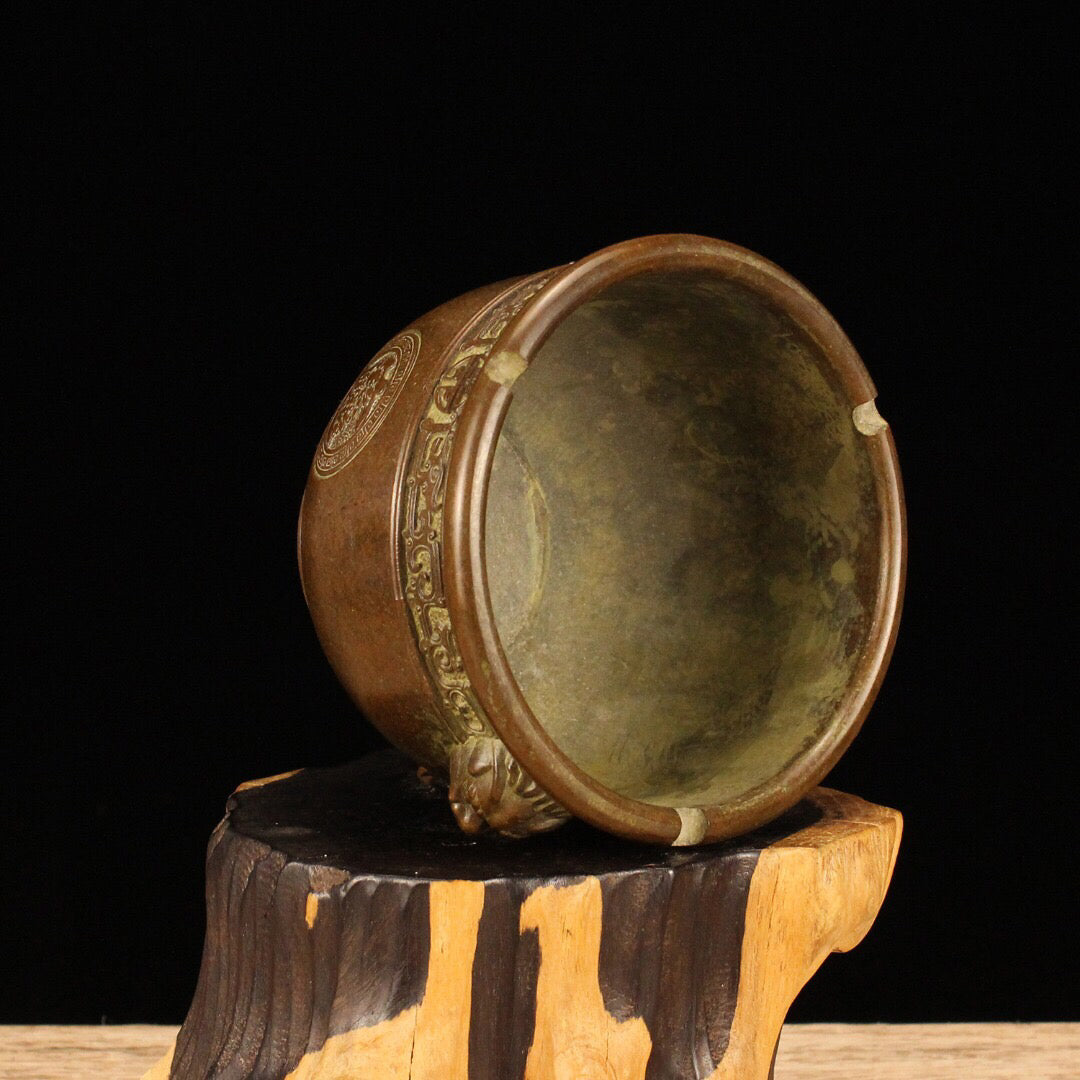 Chinese antique bronze lion ears attract wealth and treasure, ashtray