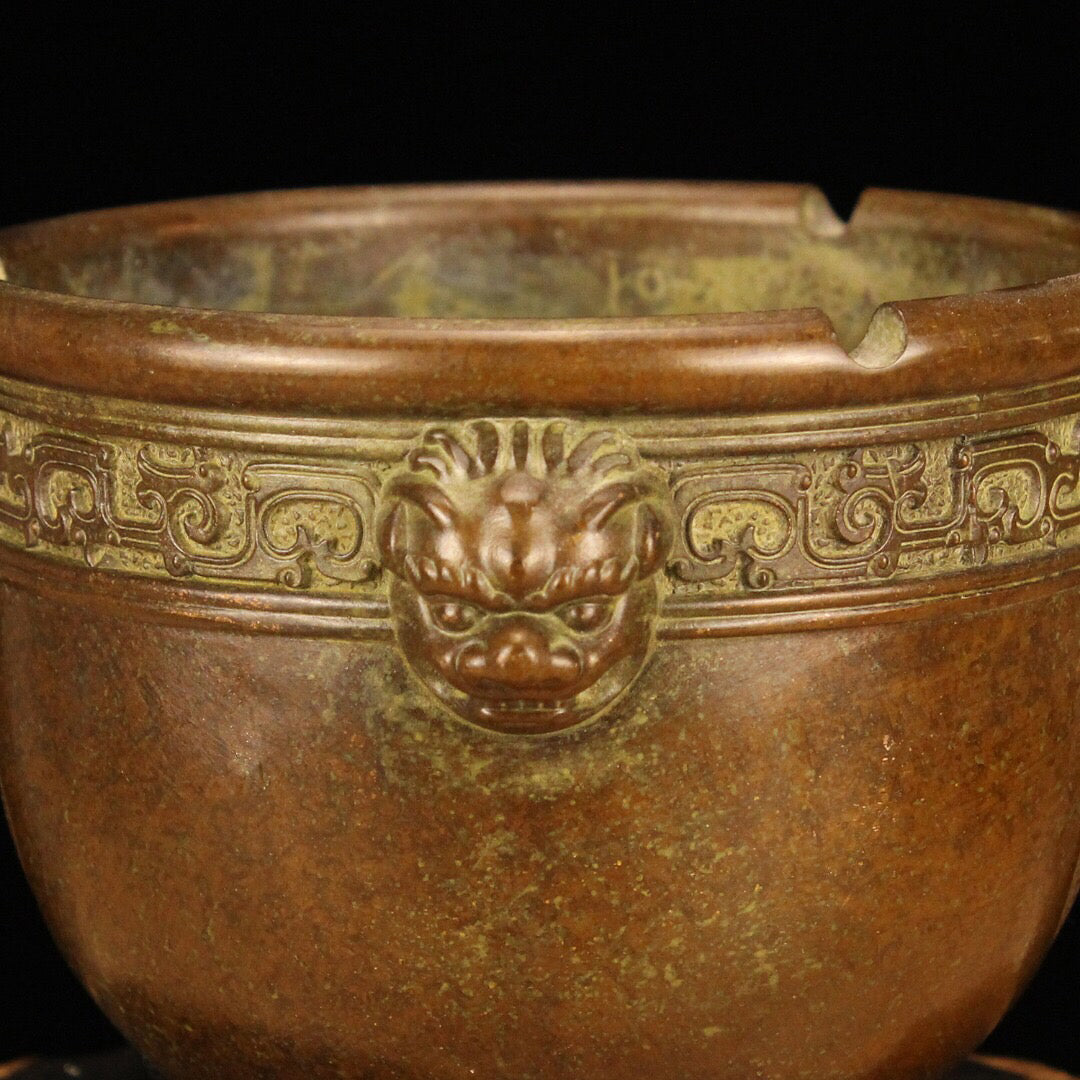 Chinese antique bronze lion ears attract wealth and treasure, ashtray