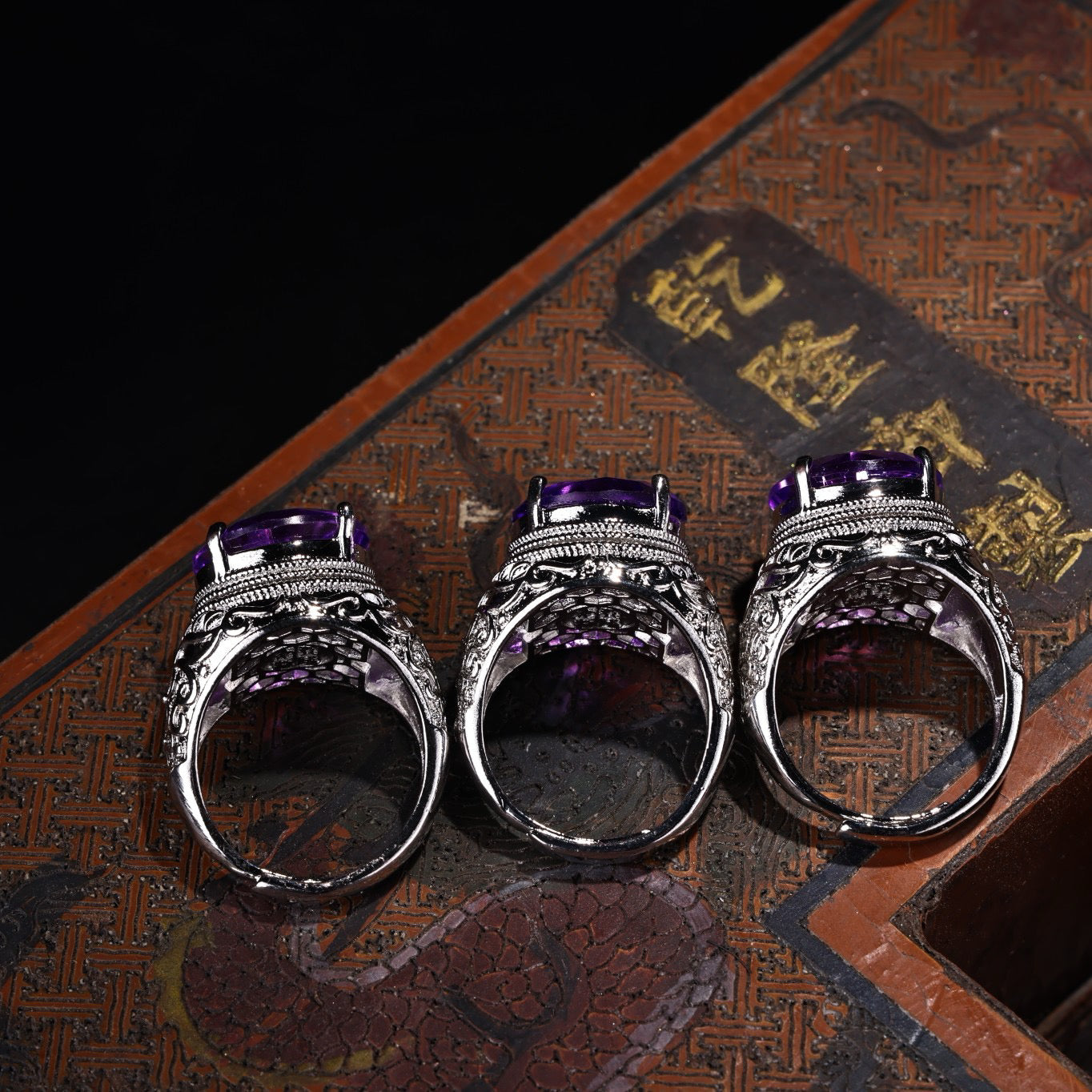 A box of high-quality Chinese antique diamond rings