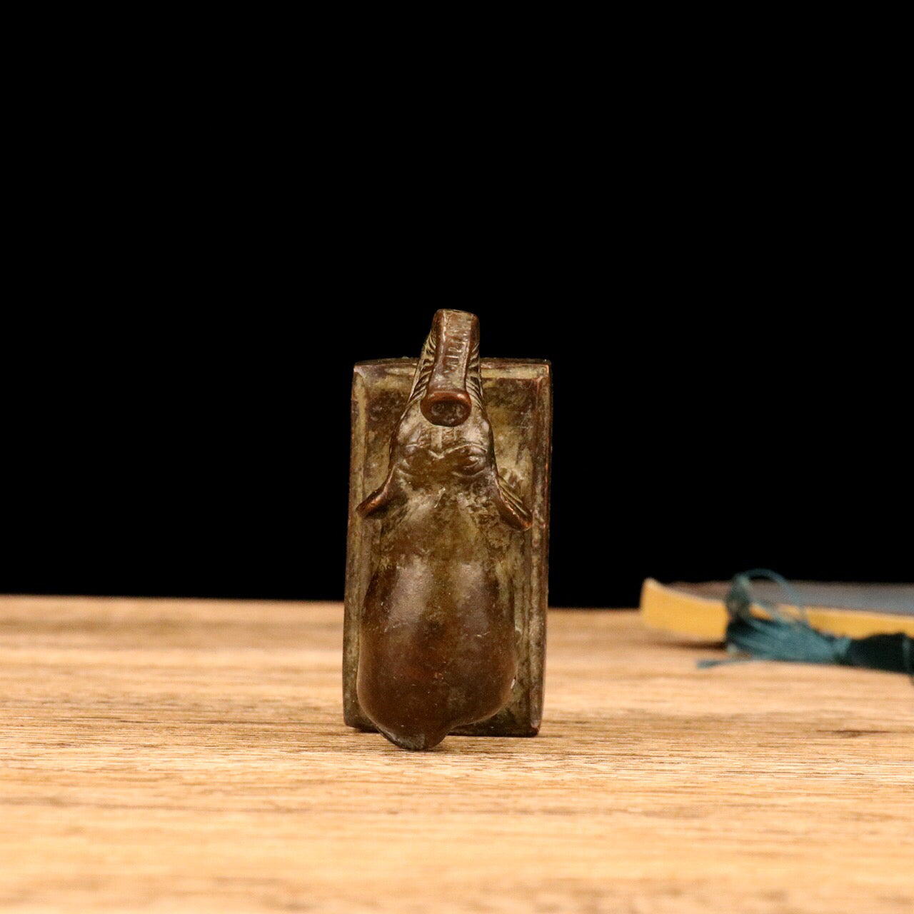 Chinese antiques lift their noses like seals