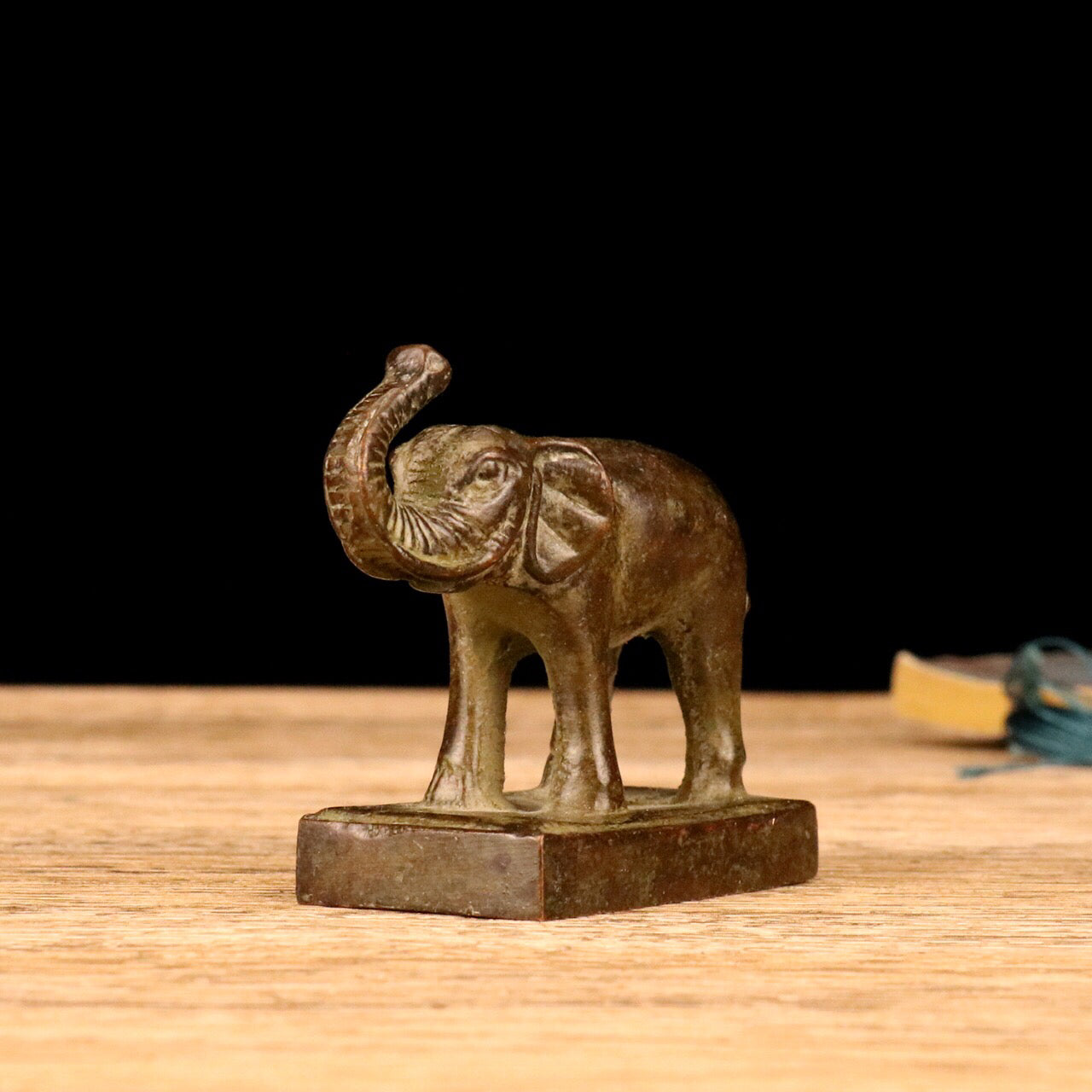 Chinese antiques lift their noses like seals
