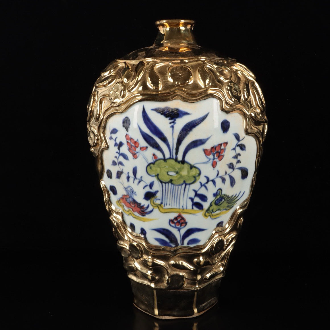 Colorful gold-plated window with Mandarin ducks playing water patterned plum vase