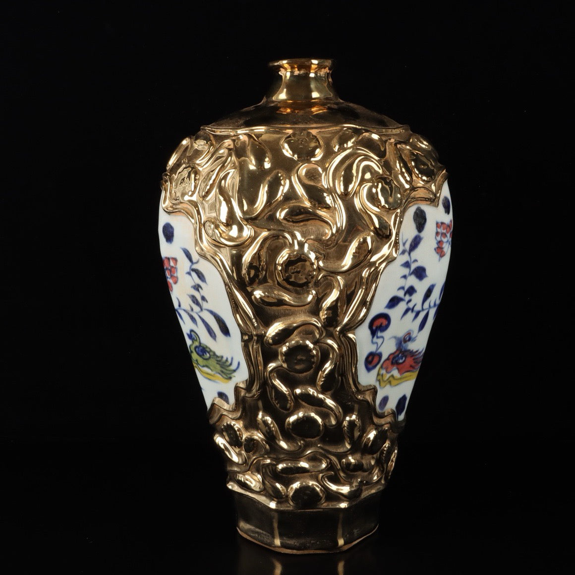 Colorful gold-plated window with Mandarin ducks playing water patterned plum vase