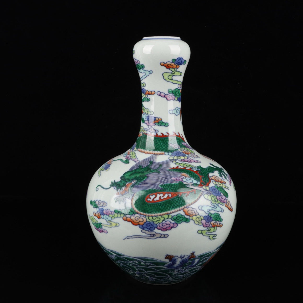 Blue and white Dou Cai Yun Long Wen Garlic Bottle