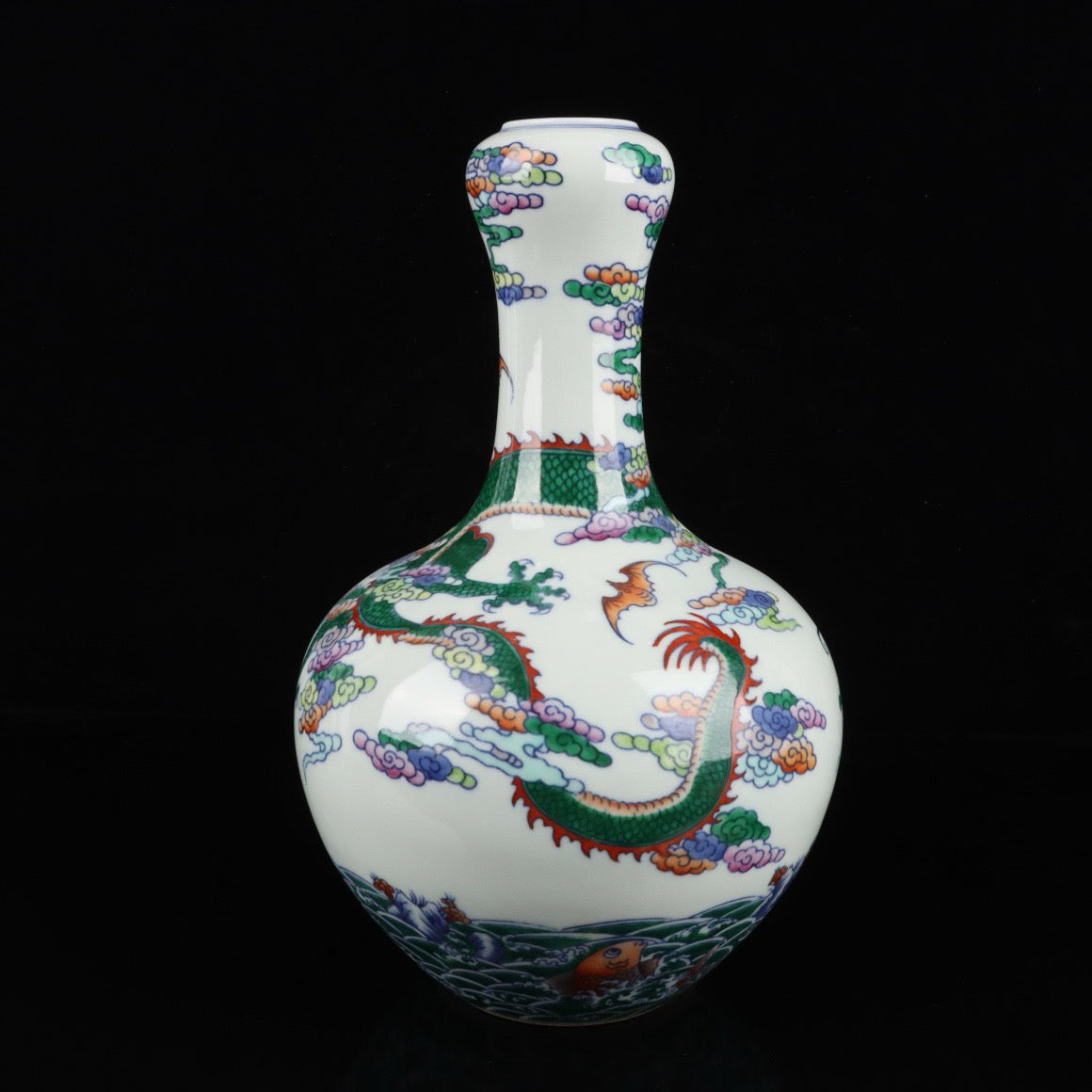 Blue and white Dou Cai Yun Long Wen Garlic Bottle